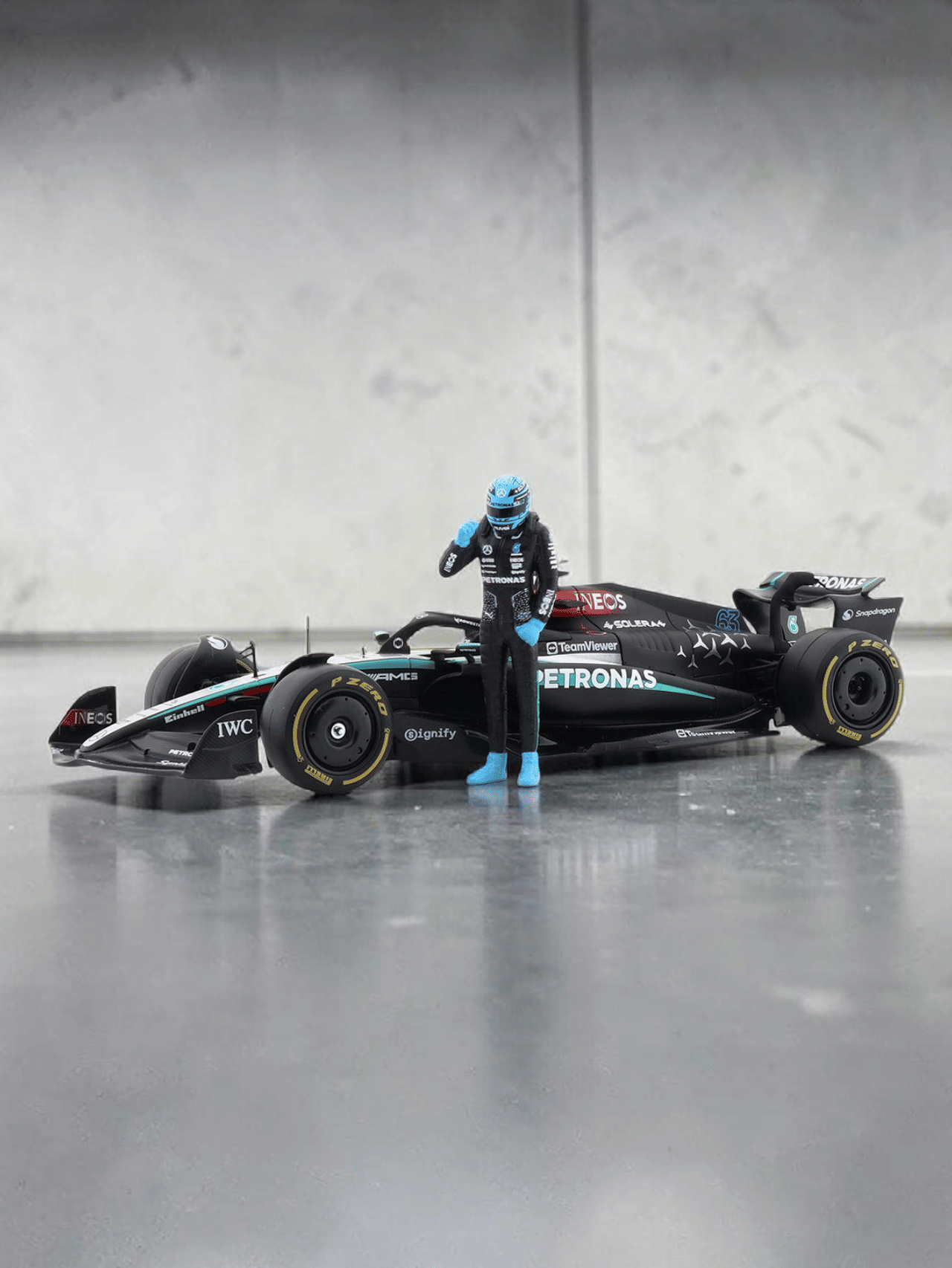 Bburago F1w15 Mercedes - AMG No 63 George Russell 1:24 Scale Diecast Model Car
