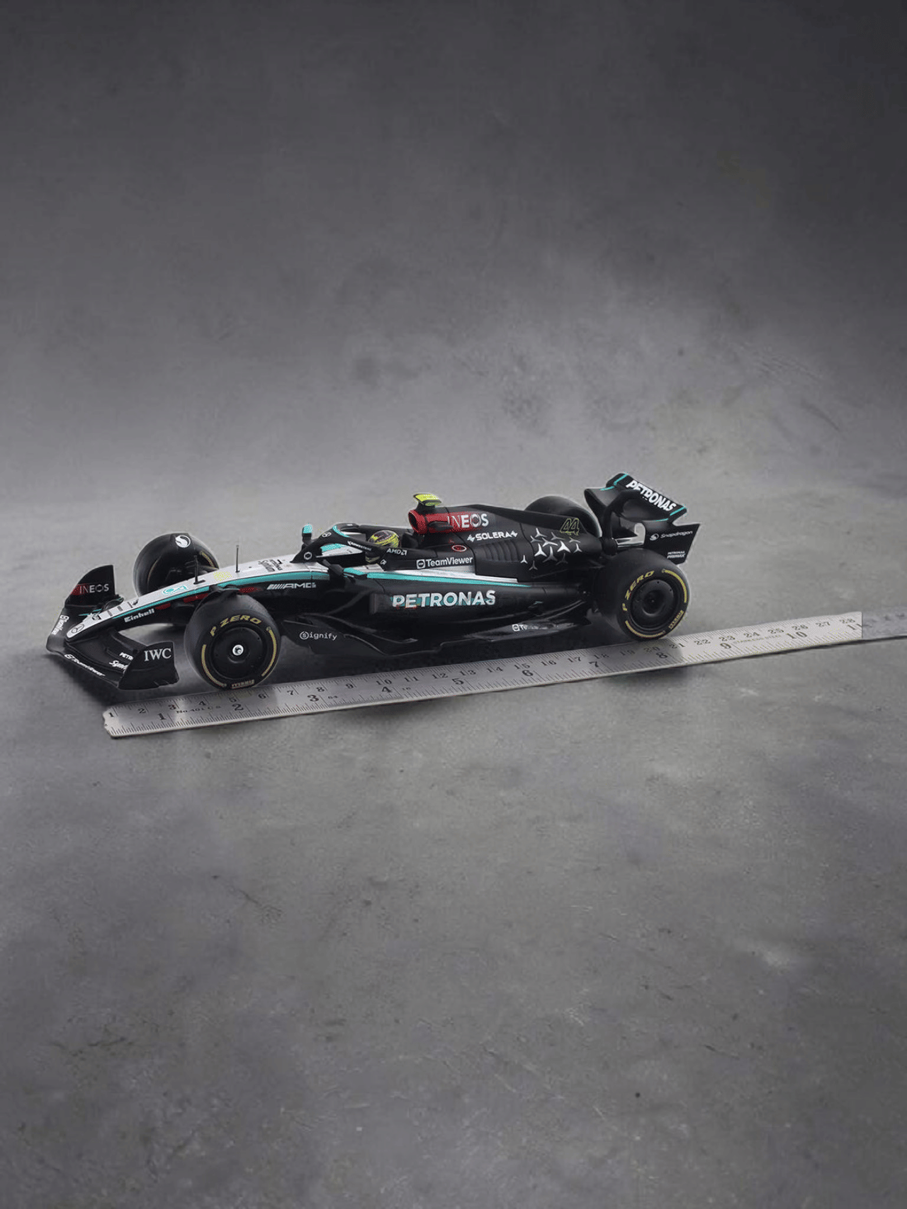 Bburago F1w15 Mercedes - AMG No 63 George Russell 1:24 Scale Diecast Model Car