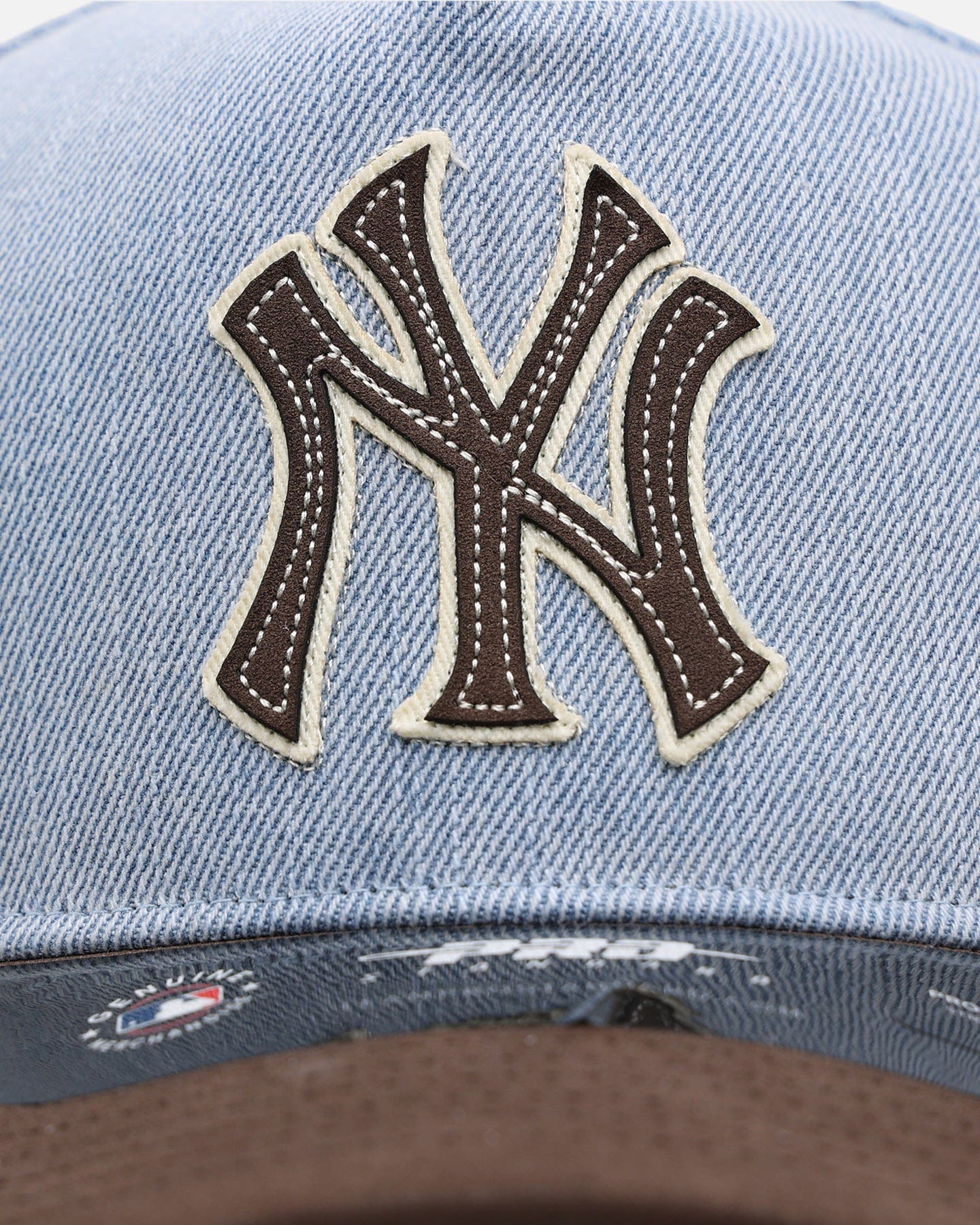 PRO Standard New York Yankees Denim Suede Pro Pinch Strapback Denim