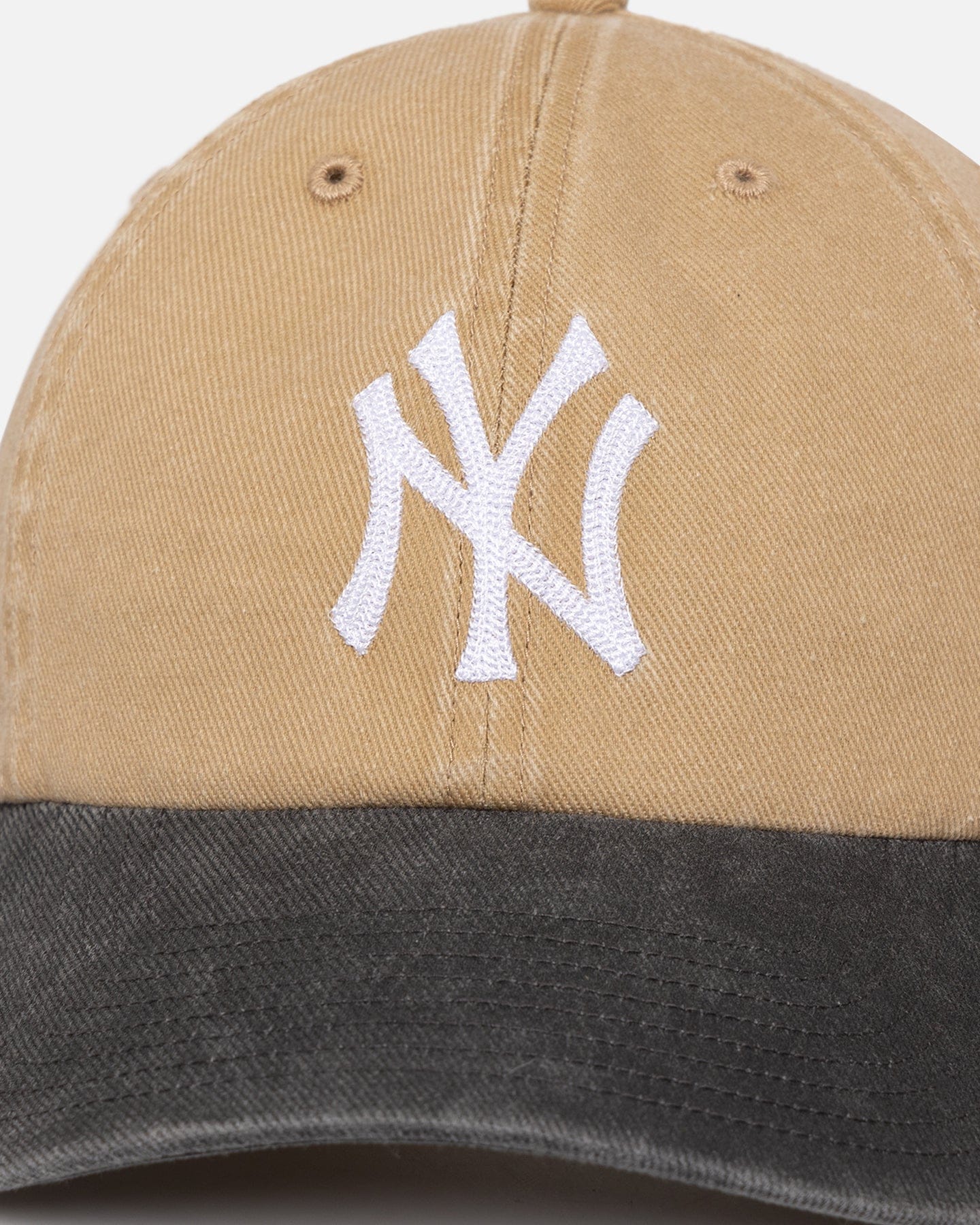 47 Brand New York Yankees Apollo Chain 47 Clean Up Strapback Khaki