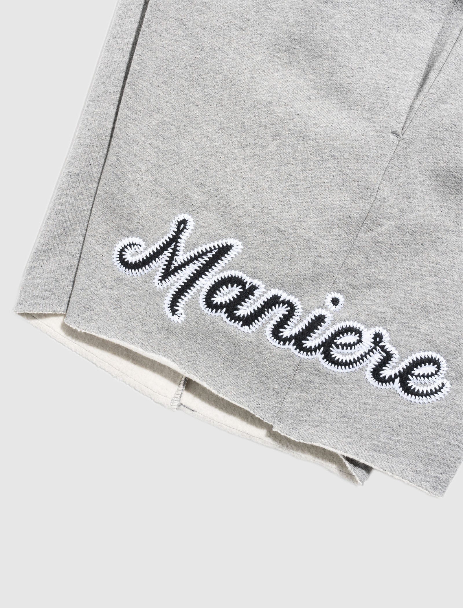 A MA Maniére AMM CURSIVE SWEATSHORT