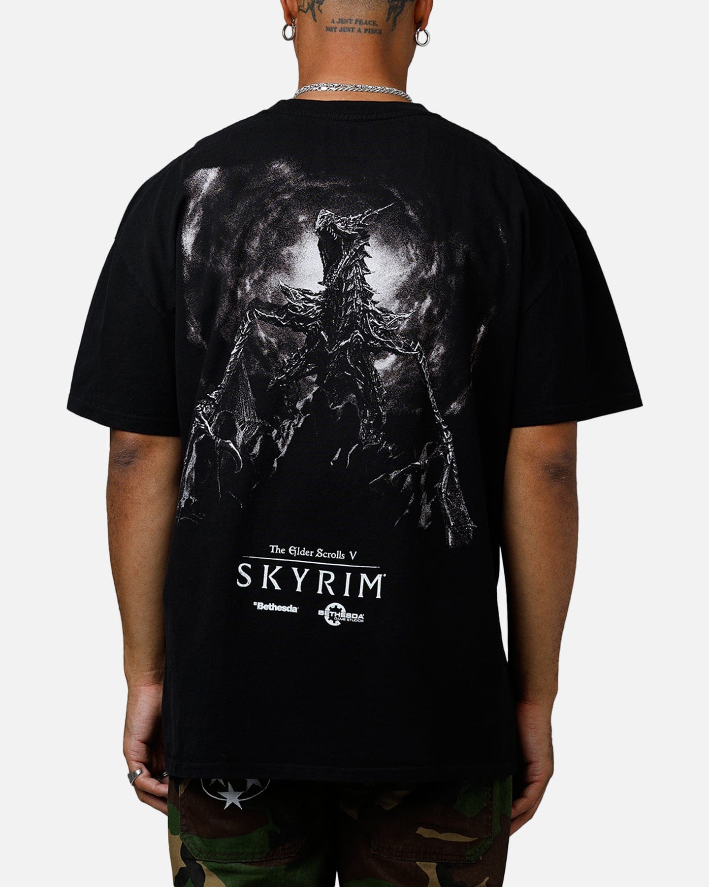 73studio x The Elder Scrolls V: Skyrim Alduin Vintage T - Shirt Black
