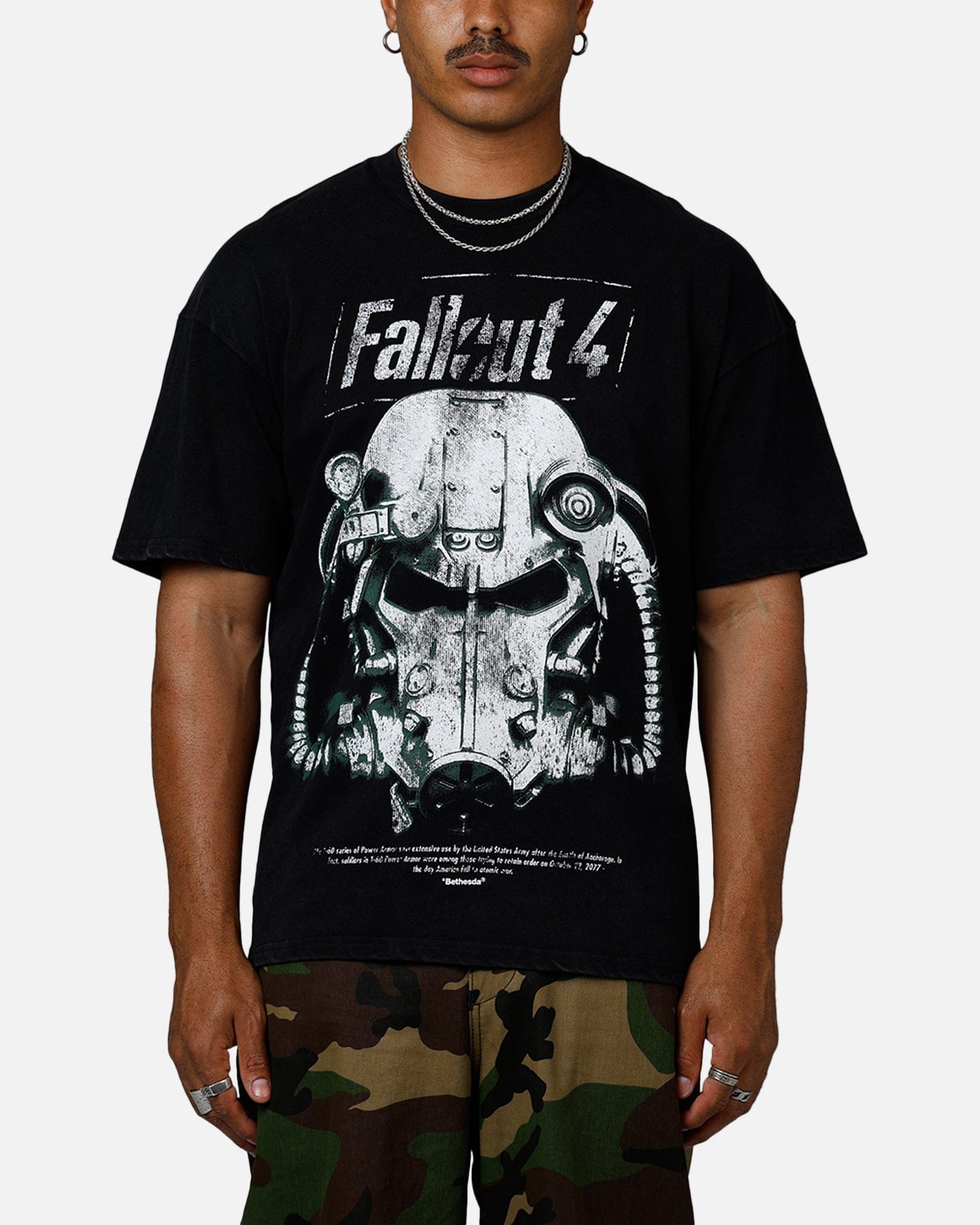 73studio x Fallout '15 Fallout 4 Vintage T - Shirt Off Black