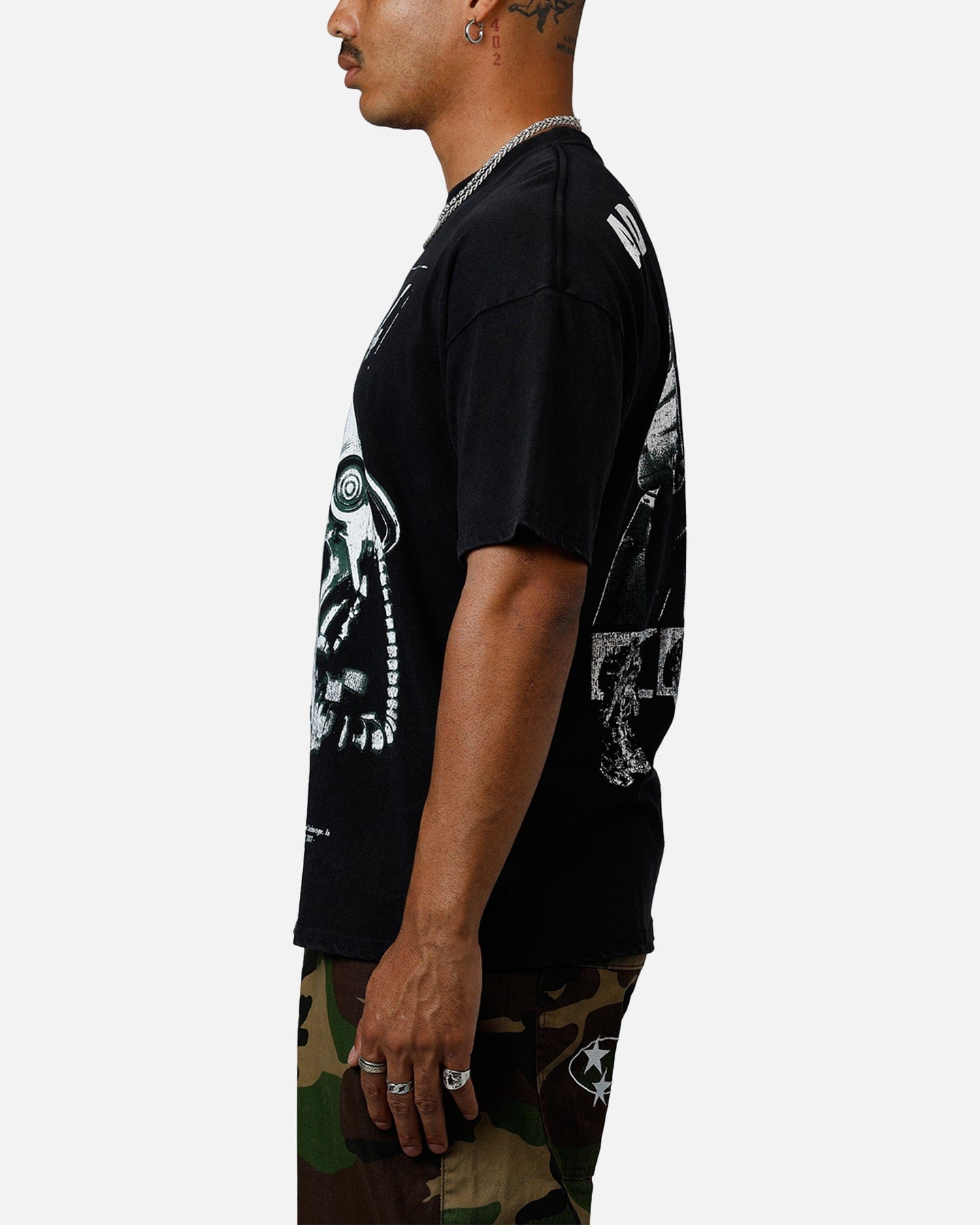 73studio x Fallout '15 Fallout 4 Vintage T - Shirt Off Black