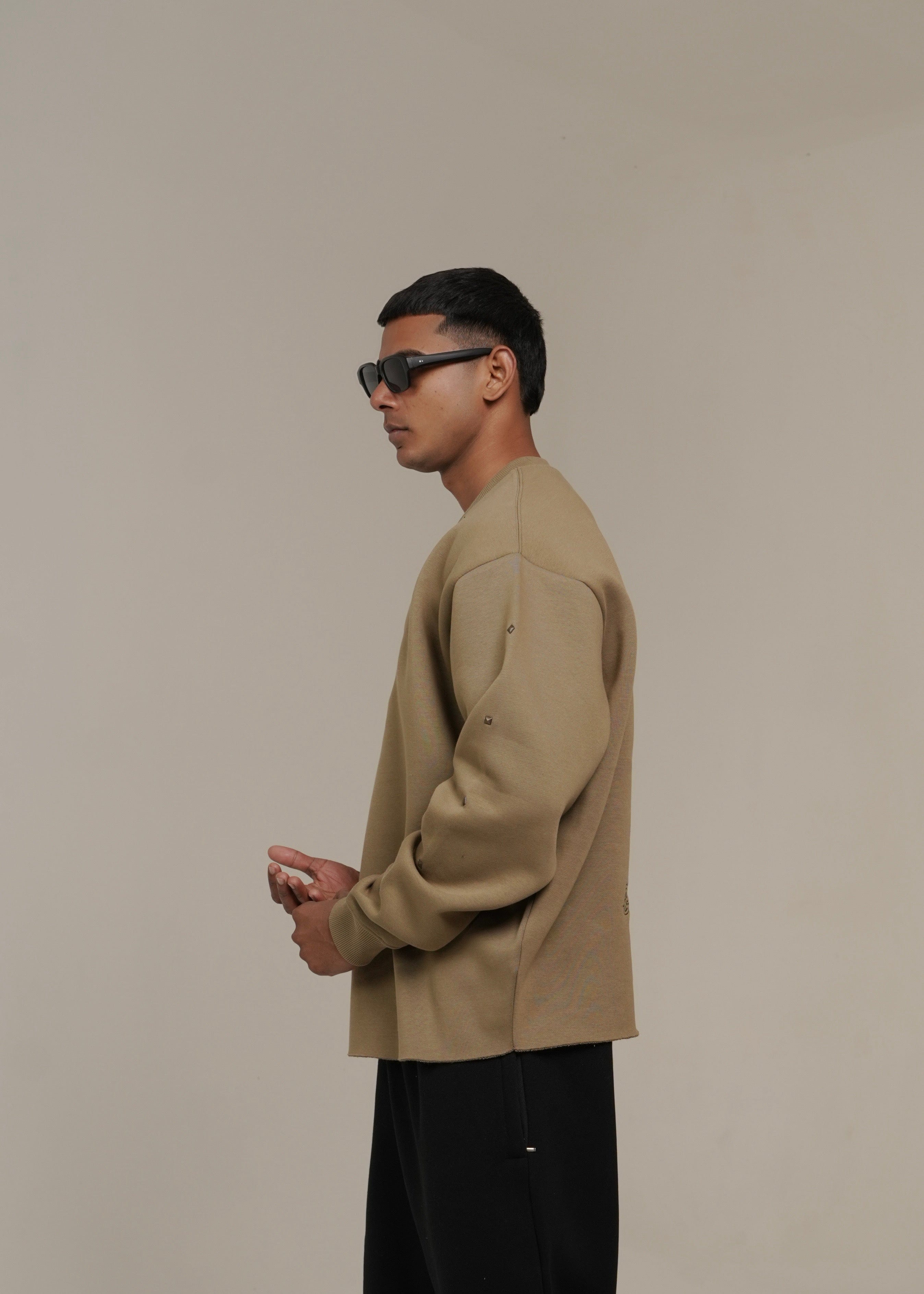 Elvn.tee FALLEN GRACE CROPPED SWEATSHIRT | SAGE GREEN