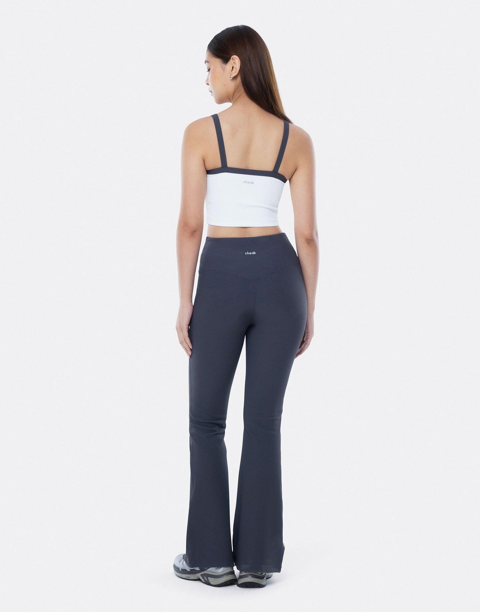 Cheak Off Duty Flare Leggings