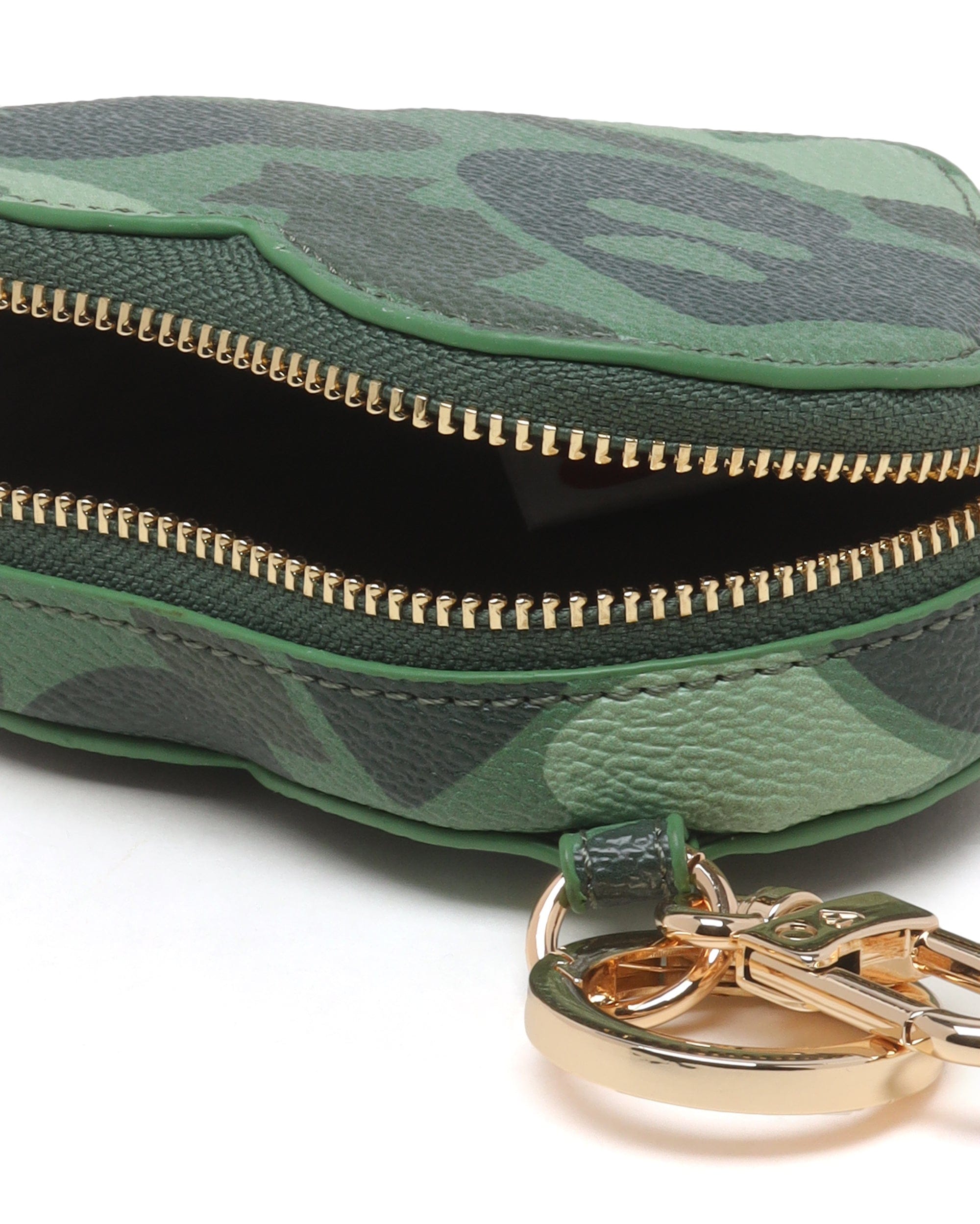 APEE Heart camo coin purse