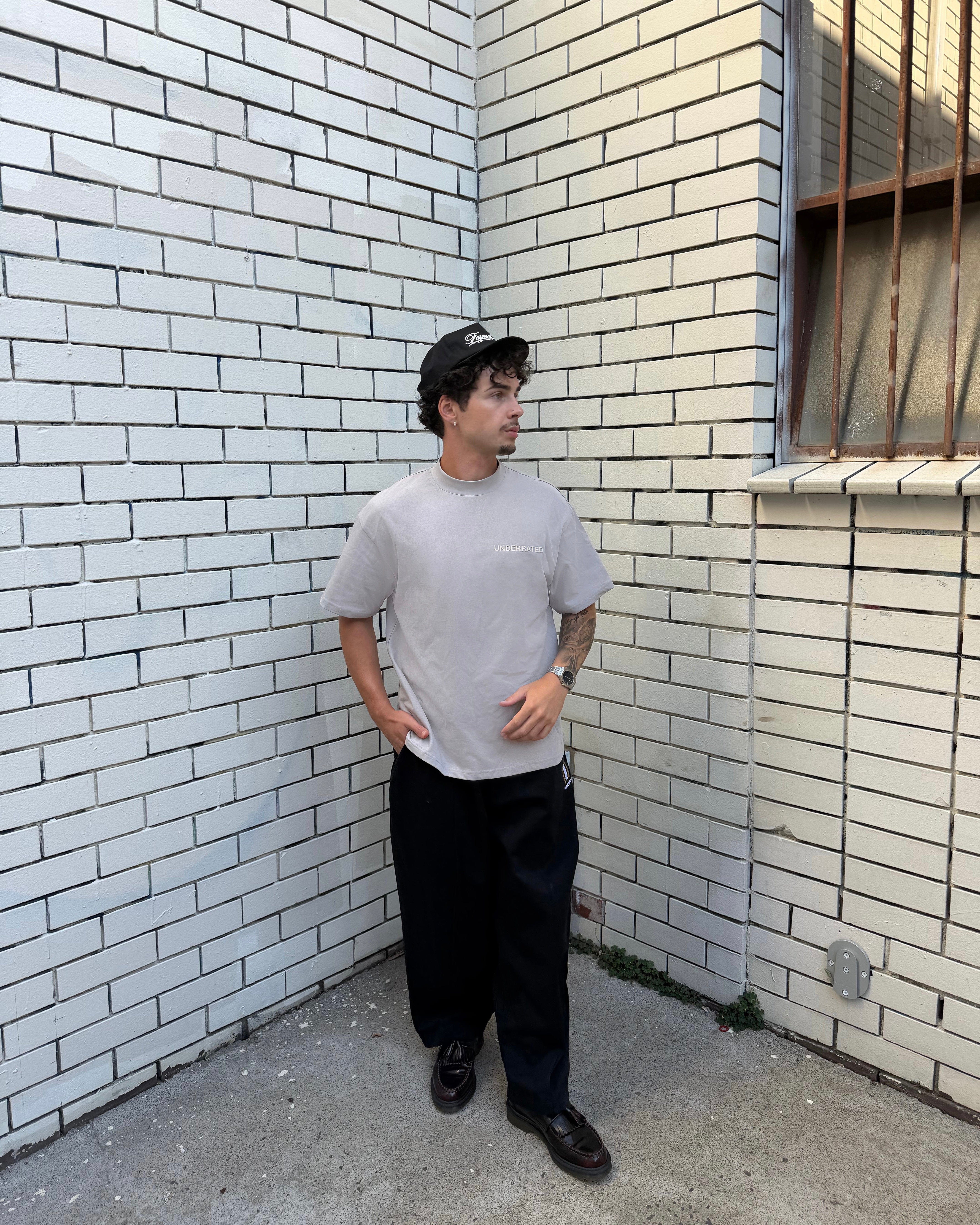 Classic UNDERRATED Classic Logo T - Shirt - Fog Grey