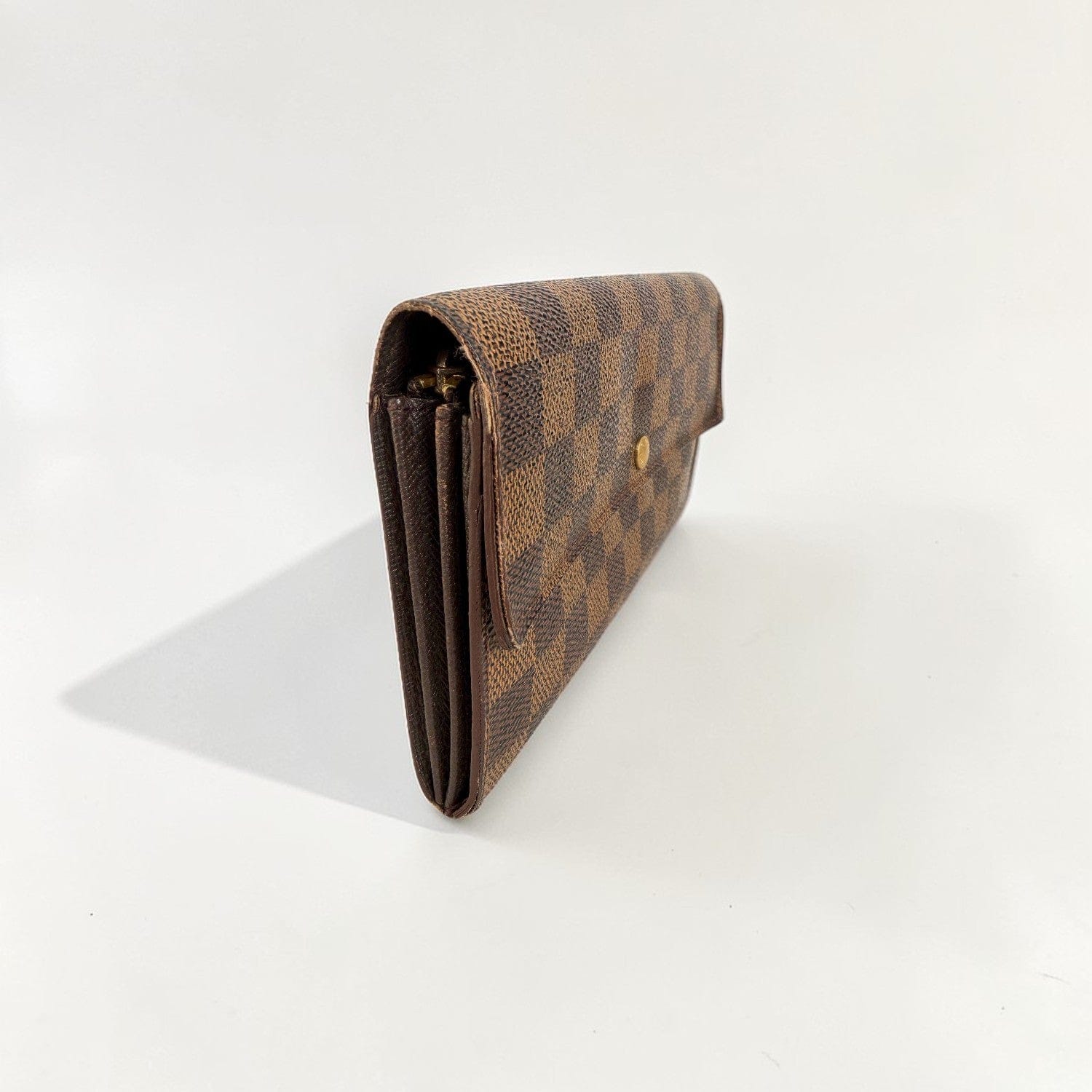 AMANA Le Portefeuille International Louis Vuitton