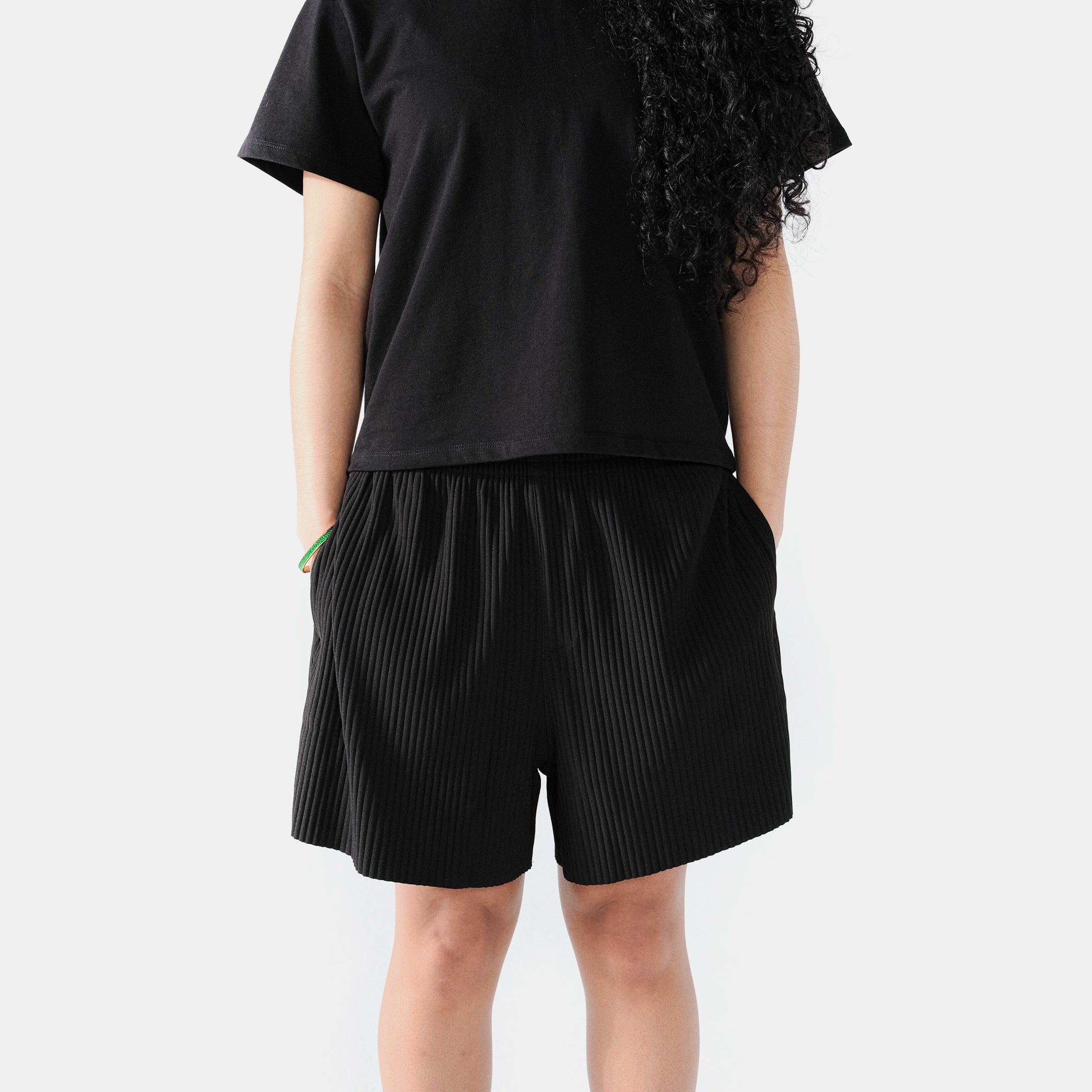 SACRE Pleated Fleece Womens Shorts (Black)