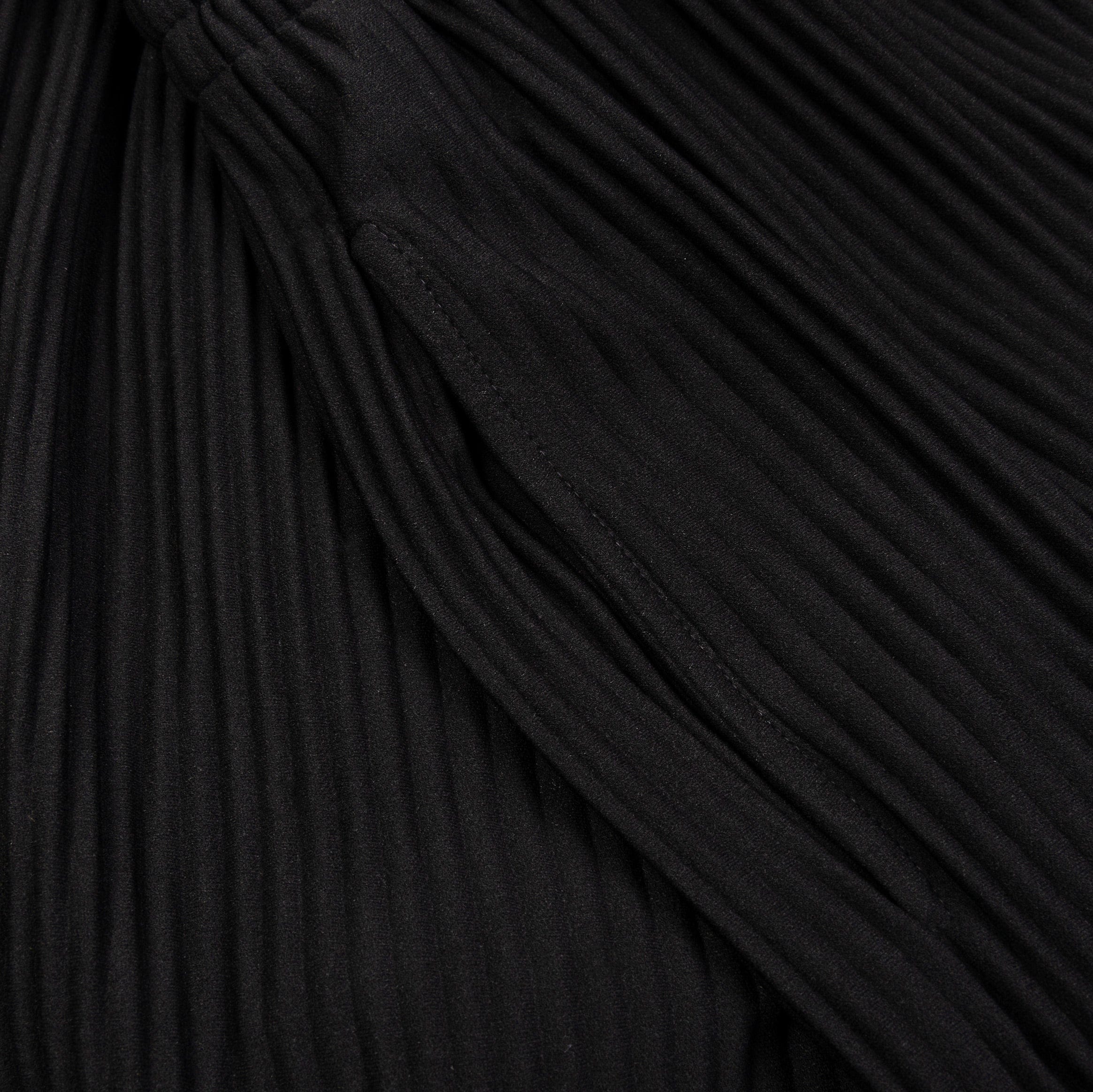 SACRE Pleated Fleece Womens Shorts (Black)