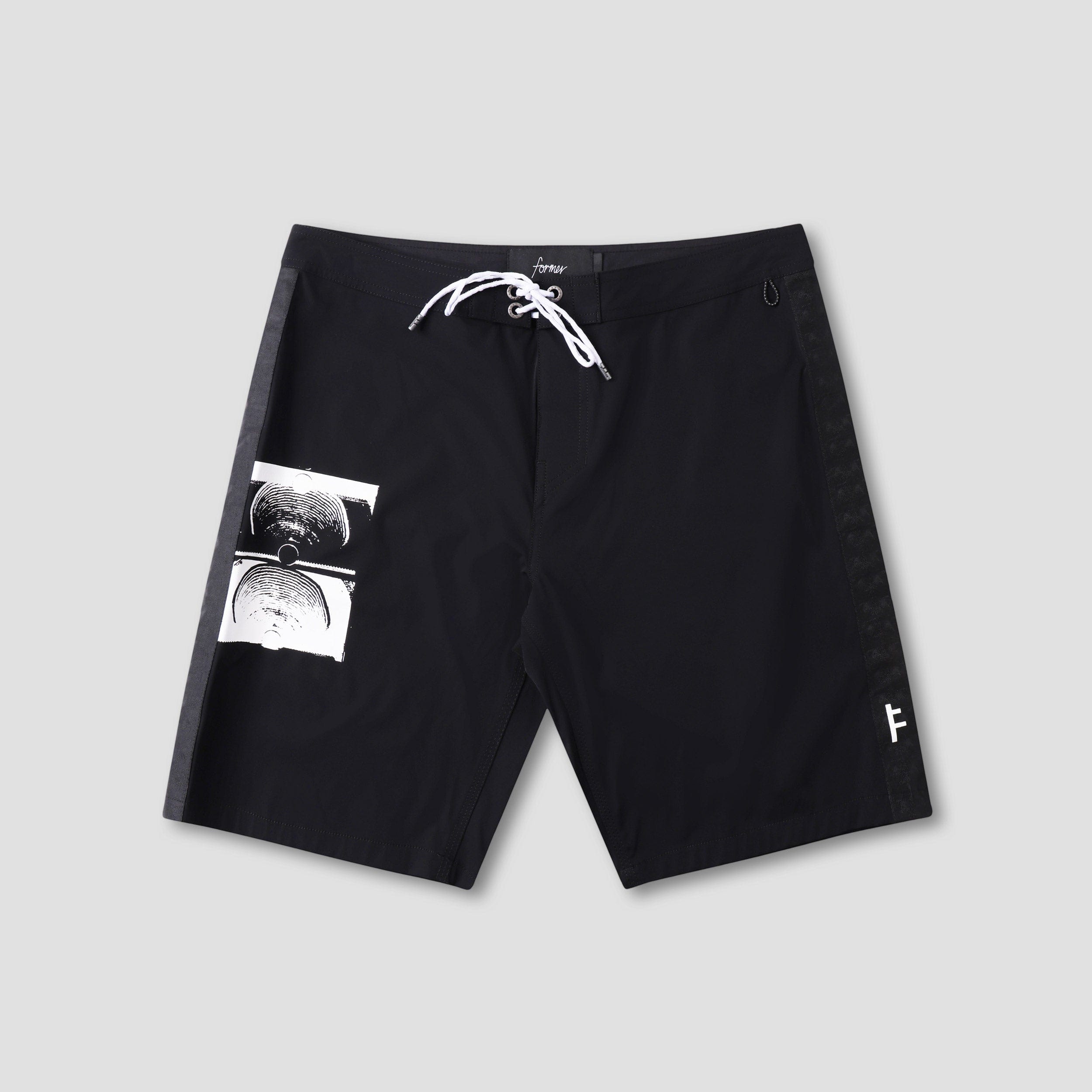 Former Militant 18.5 Trunk Black