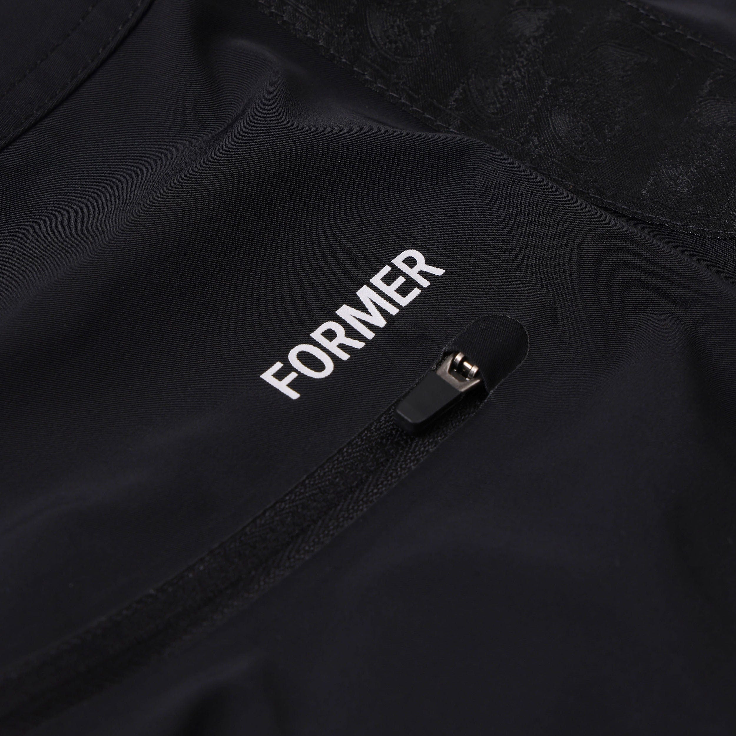 Former Militant 18.5 Trunk Black