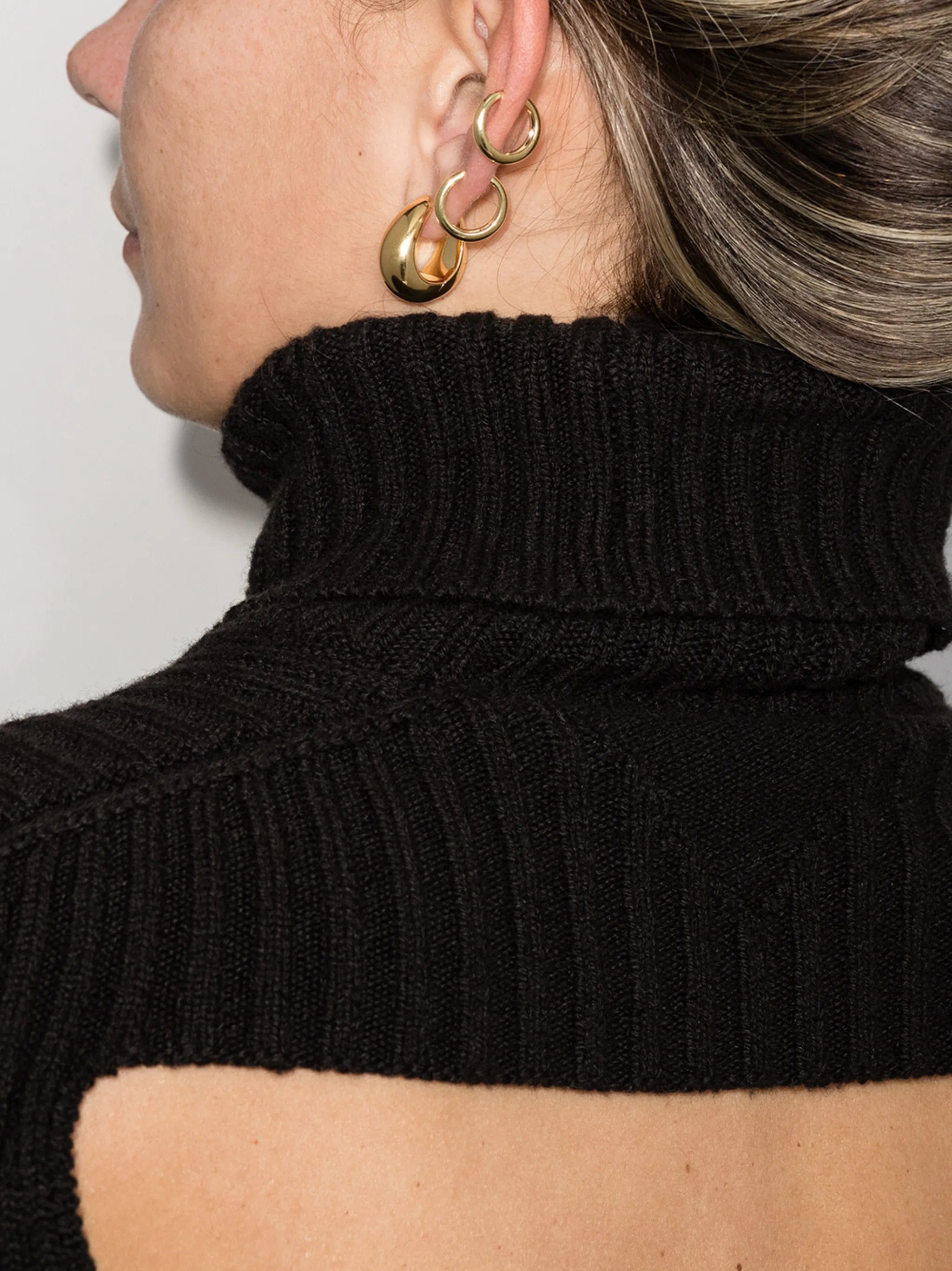 Tom Wood Ice medium hoop earrings