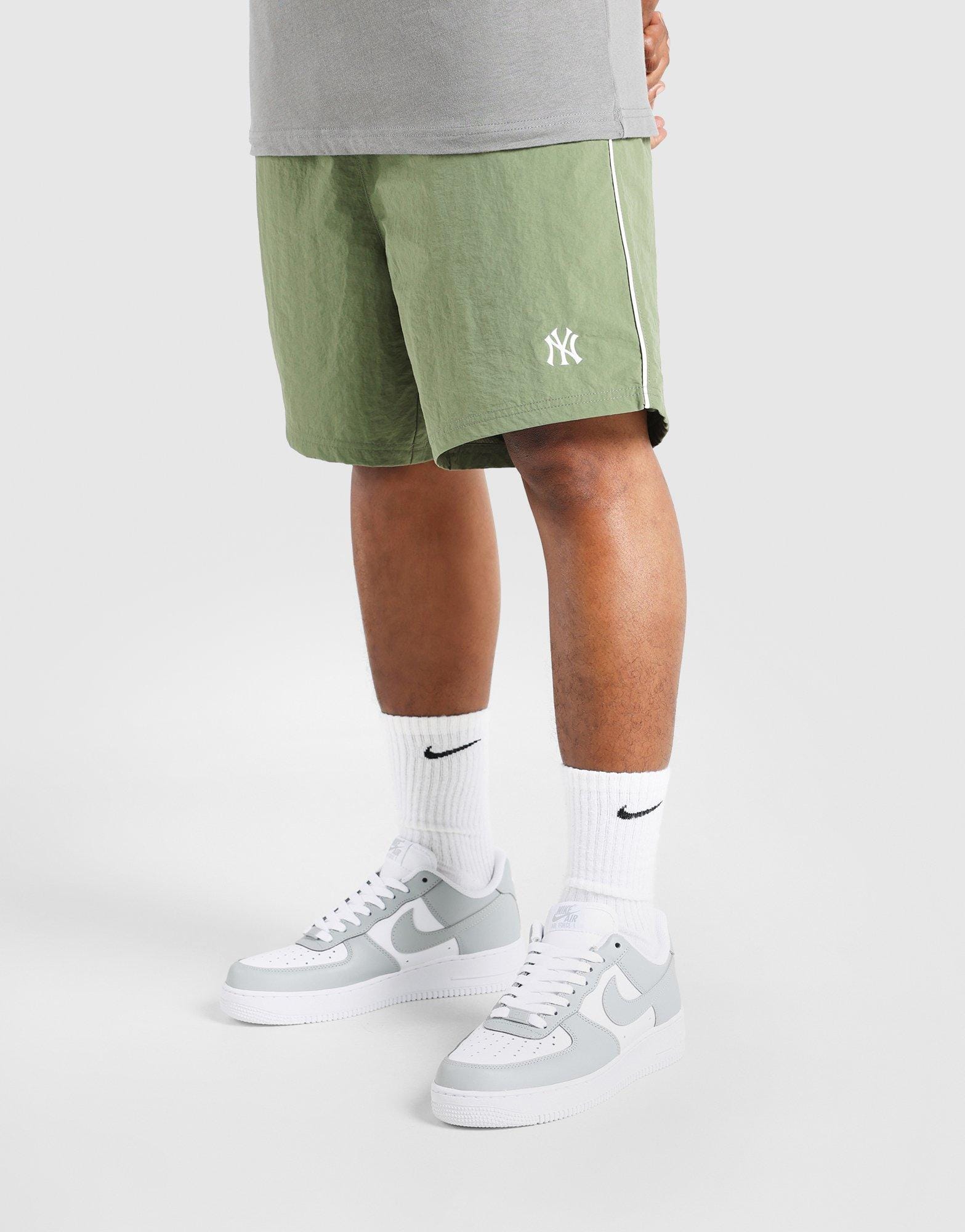 Majestic Piped Beach Short