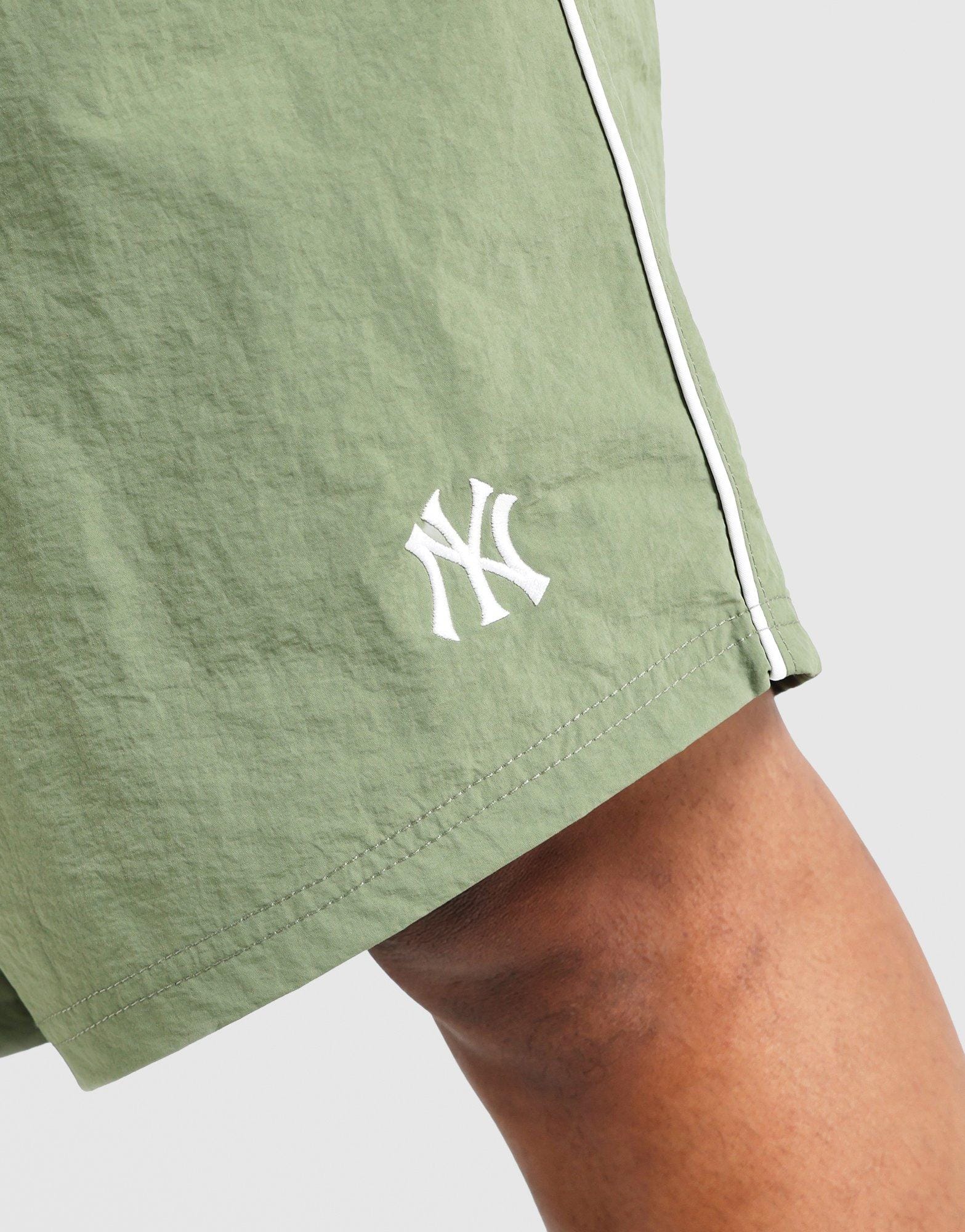 Majestic Piped Beach Short