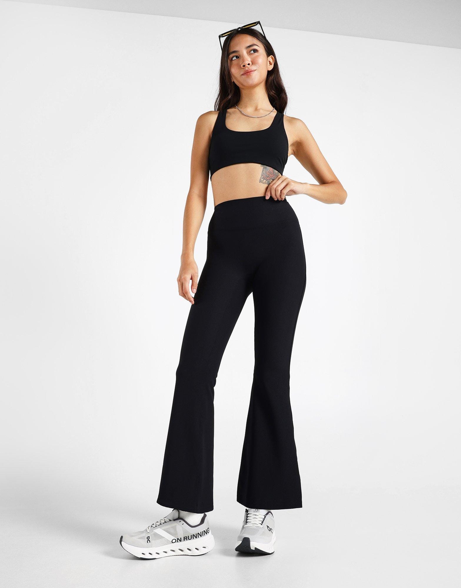 Cheak Off Duty Flare Legging