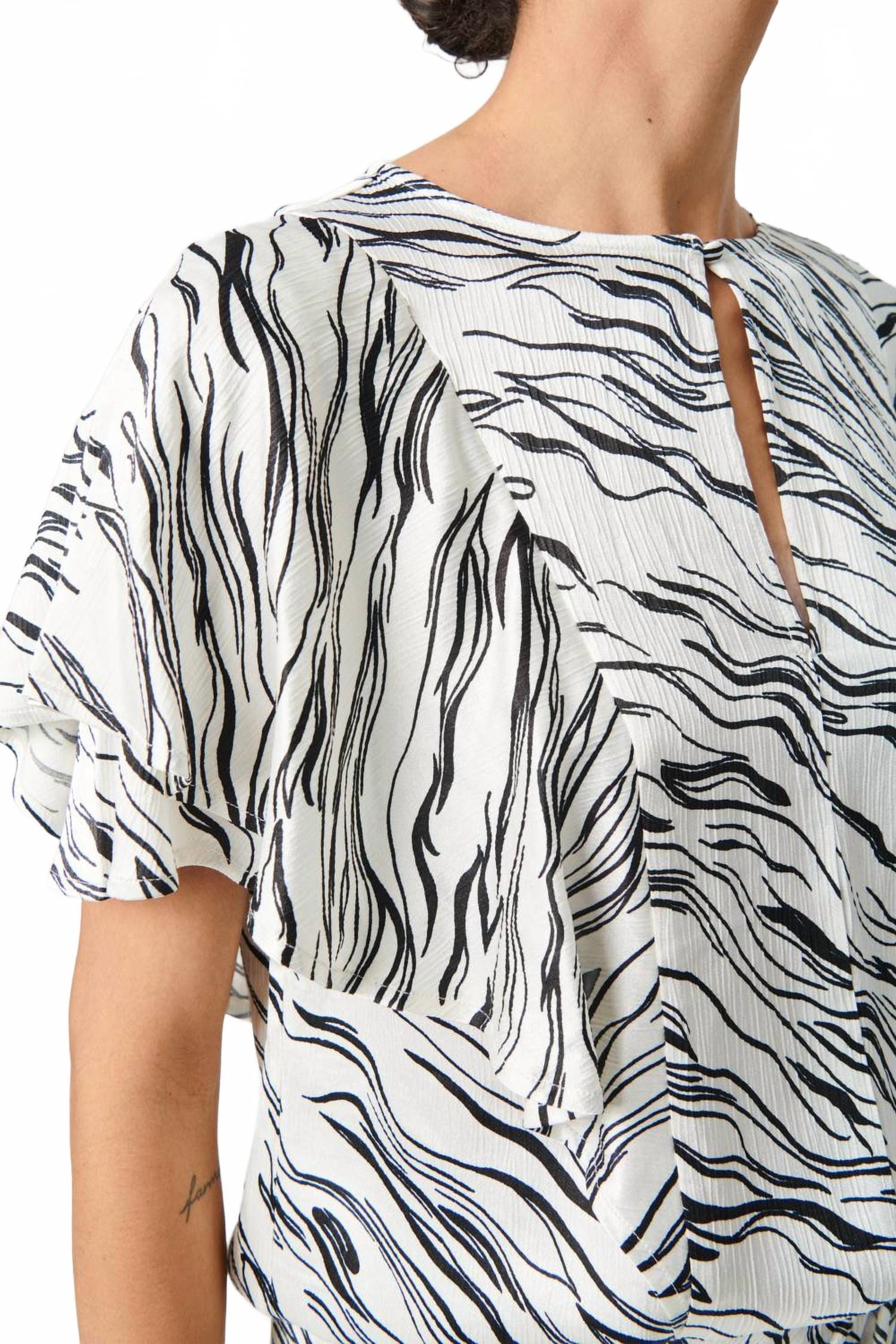 WHITE* Vinka Ruffle Sleeve Round Neck Blouse In White/black Wave Print