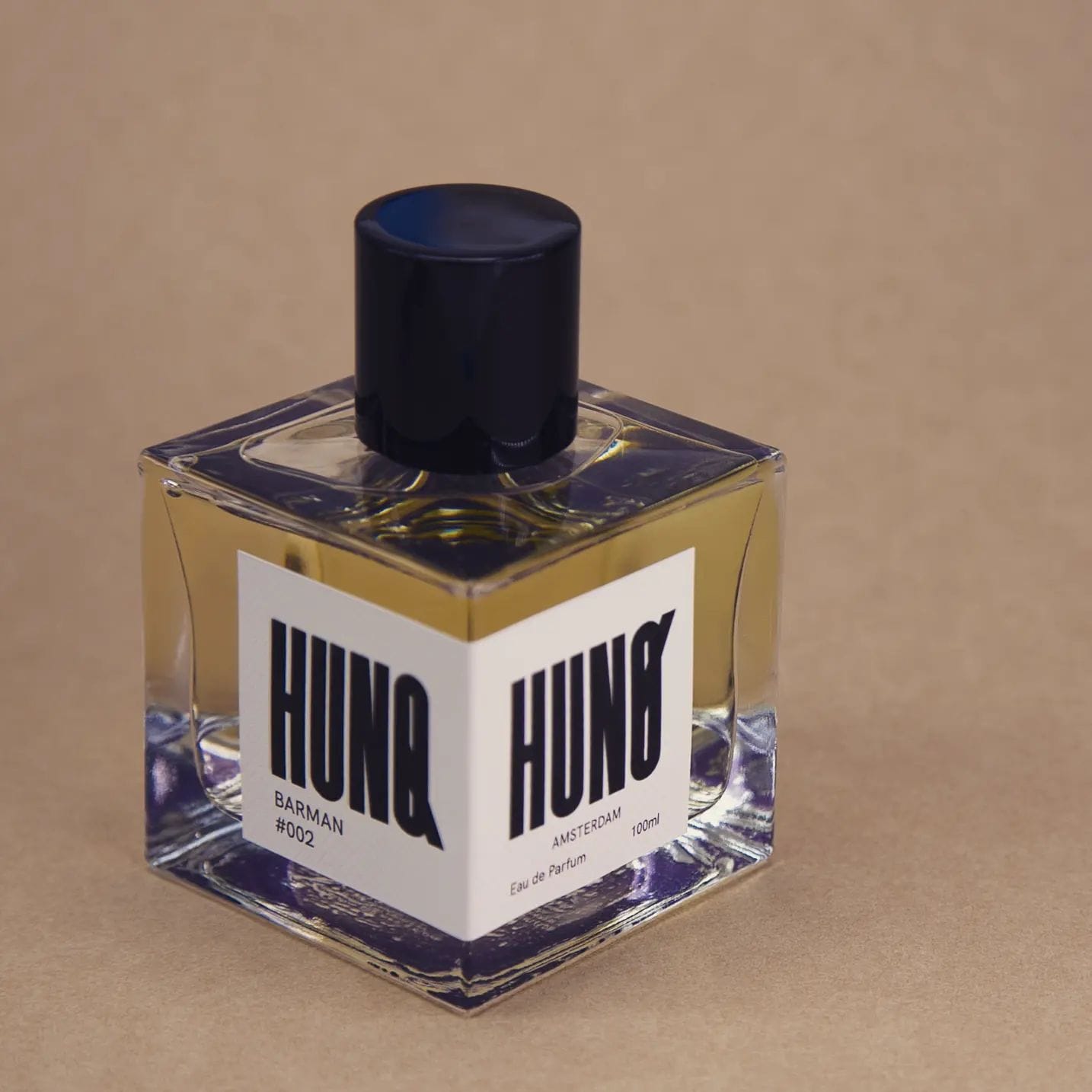 HUNQ 002 BARMAN