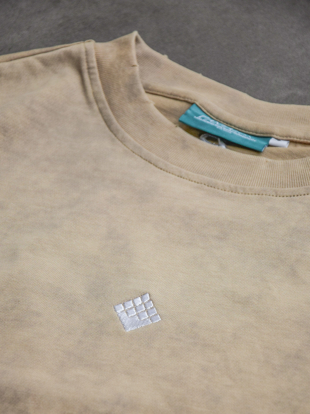 Pantalón Distressed Stone Washed T - Shirt Sand