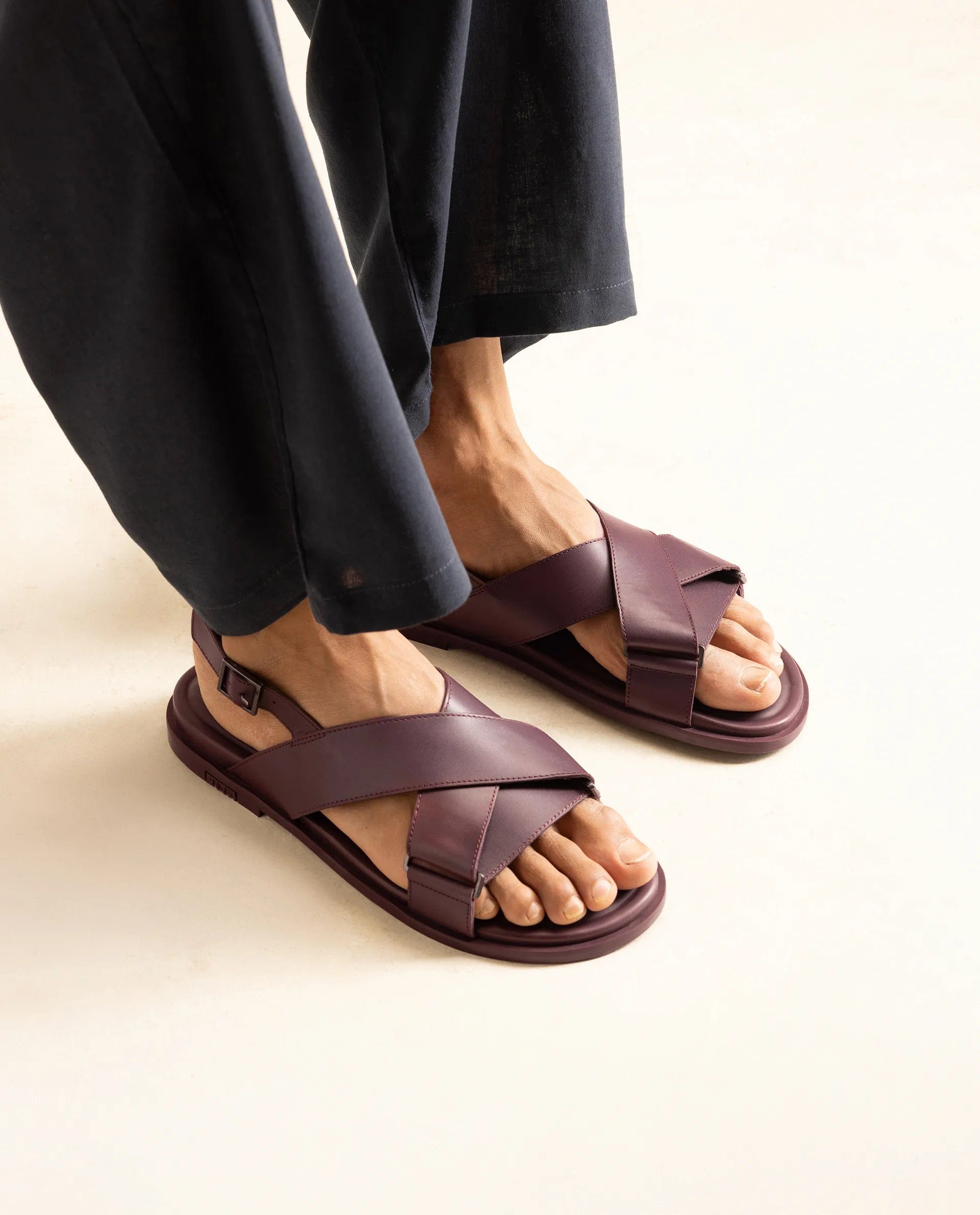 RAREZ Rare Rabbit Men Monz Bordo Slip - On Closure Sandal