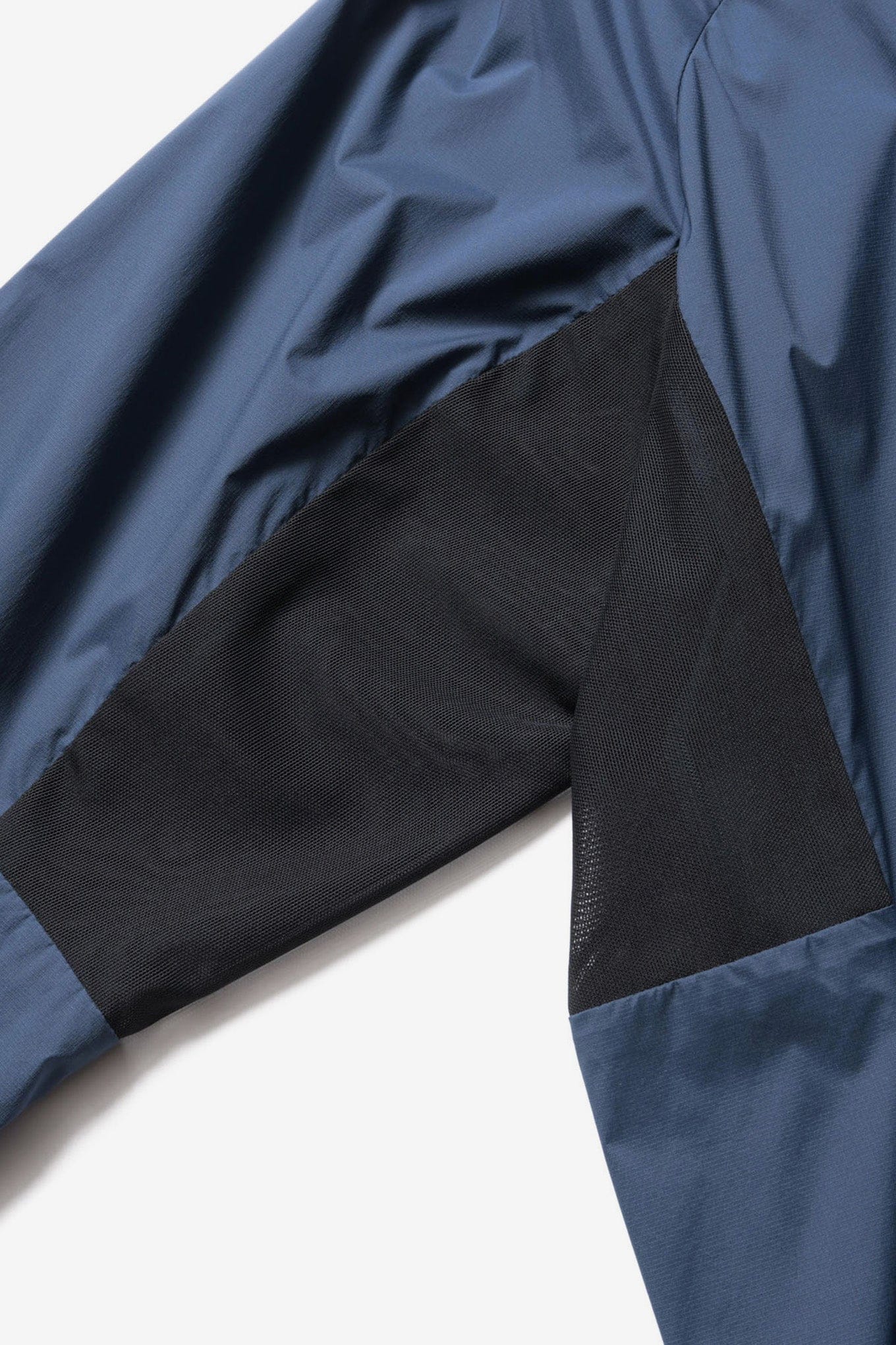 F.c.real Bristol LIGHT WEIGHT BREATHABLE PACKABLE HOODIE