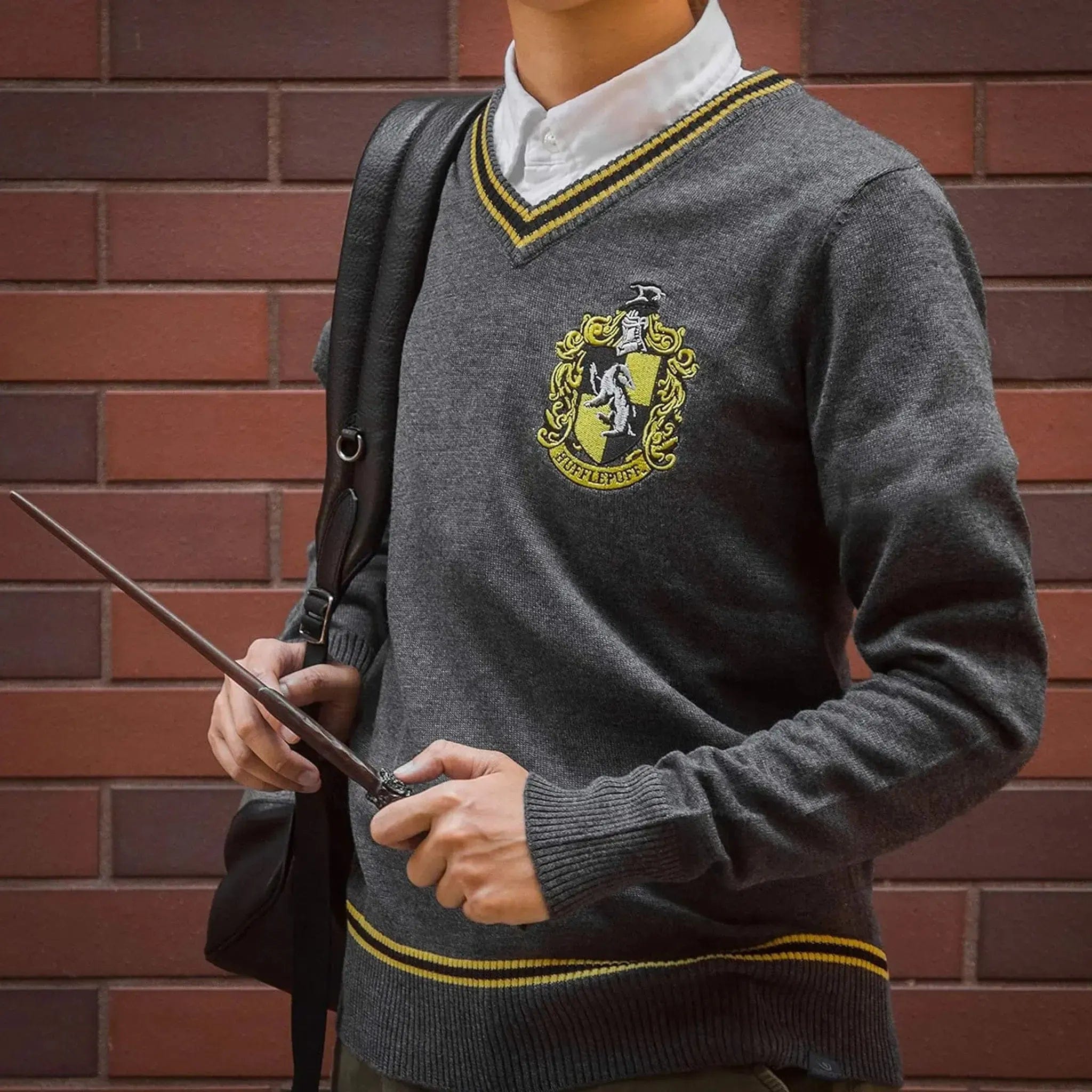 Cinereplicas Harry Potter [Wizarding World] - Hufflepuff Soft - Touch Knit V - Neck Sweater - Cinereplicas