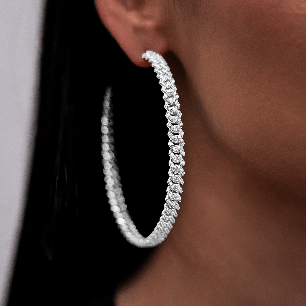 GLD Women GLD Diamond Prong Hoop Earrings in White Gold