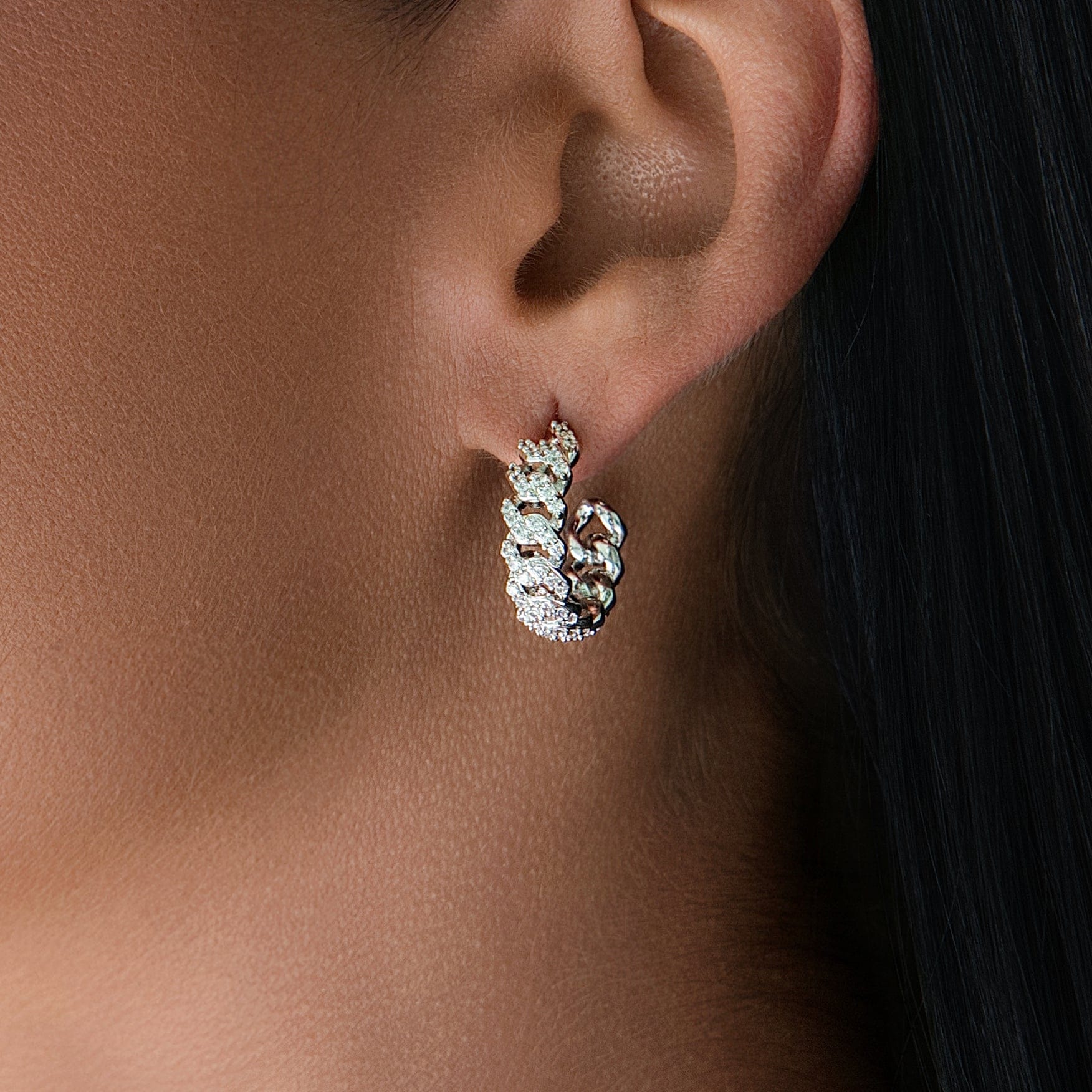 GLD Women GLD Diamond Prong Hoop Earrings in White Gold