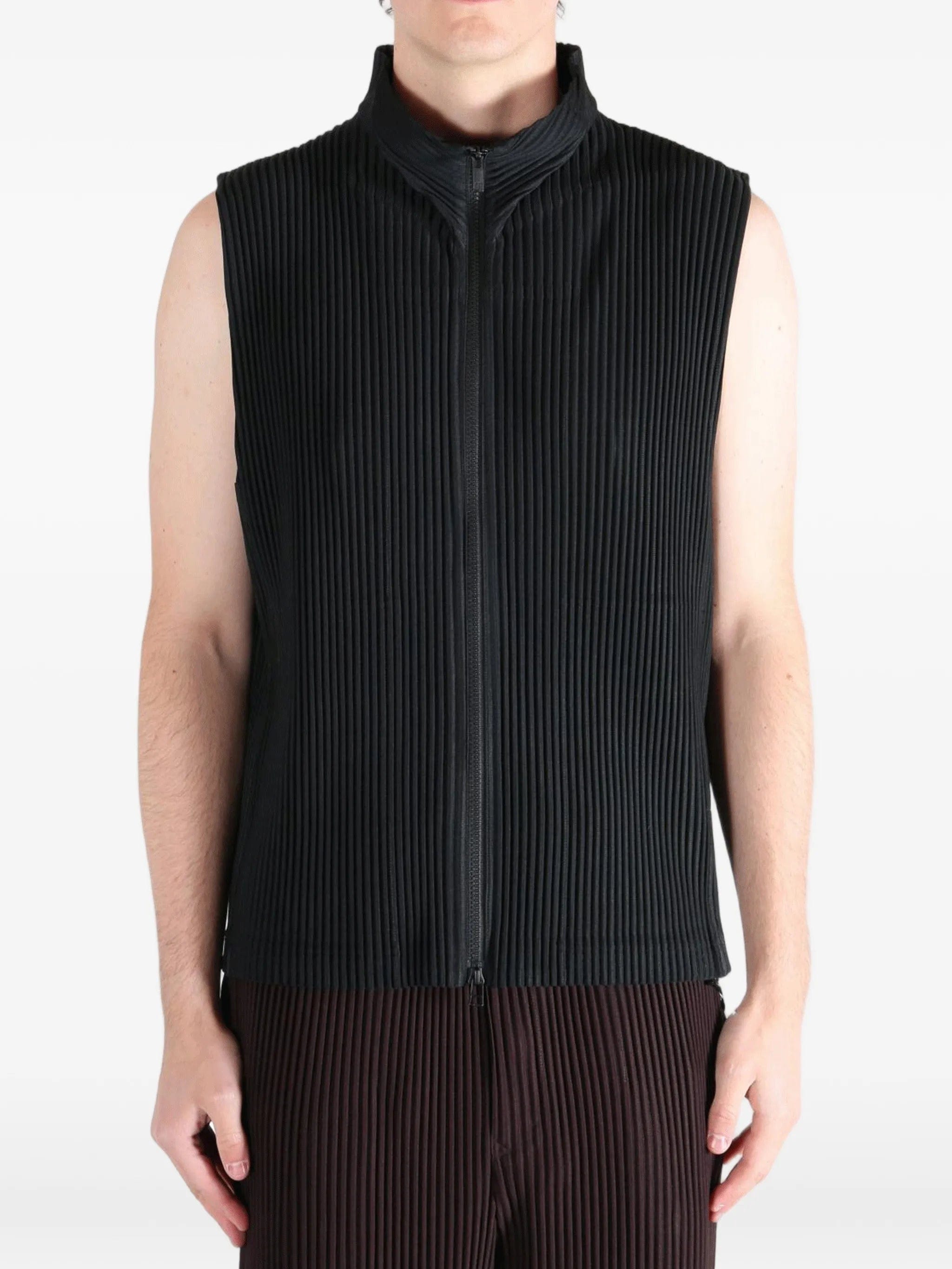 Homme Plissé Issey Miyake Monthly Colors : April pleated zip - up T - shirt