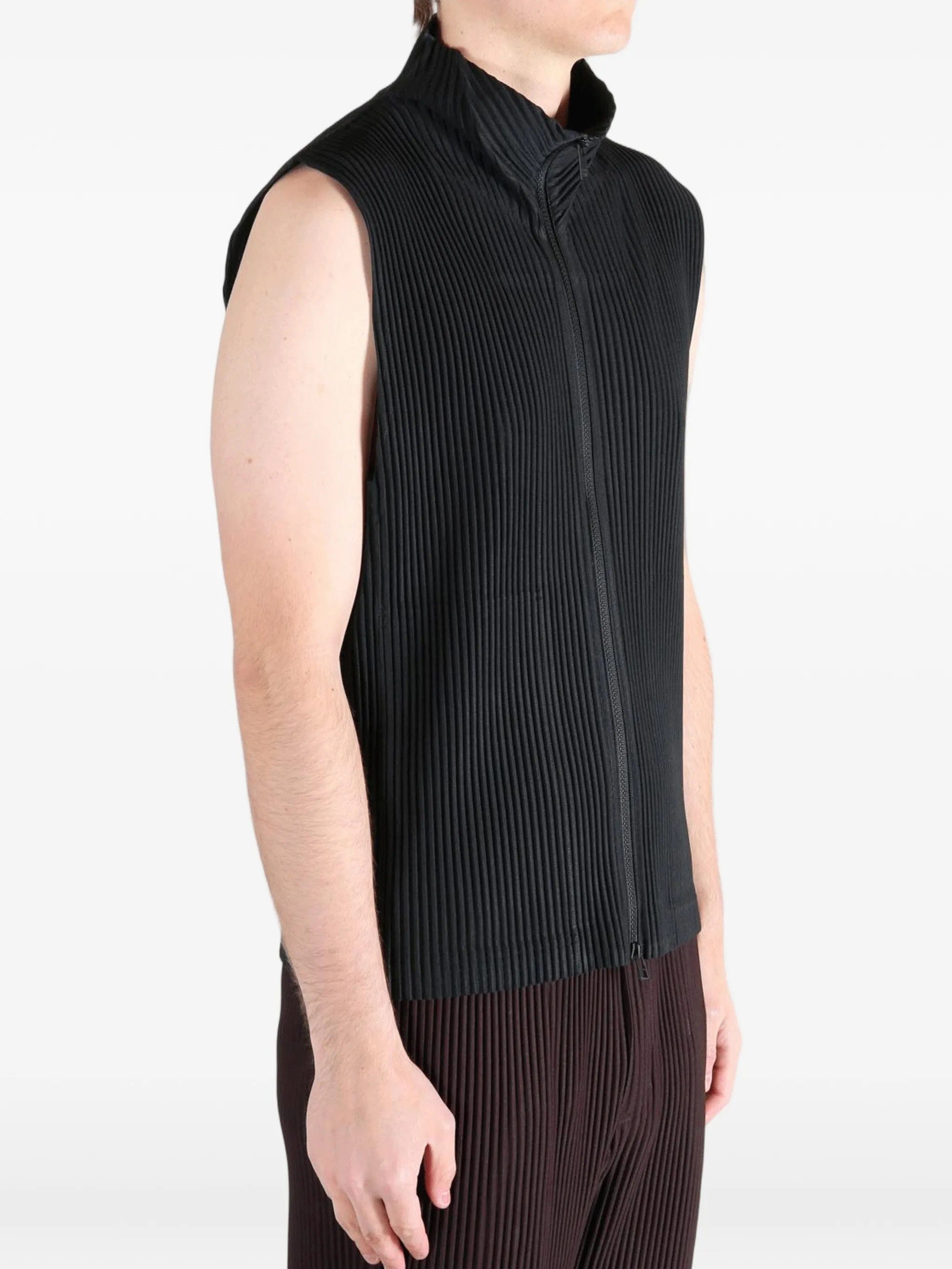 Homme Plissé Issey Miyake Monthly Colors : April pleated zip - up T - shirt
