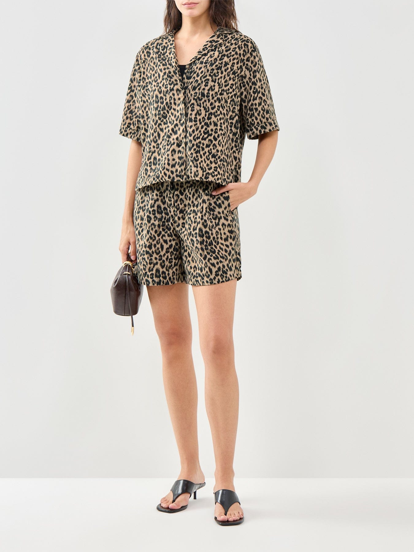ONLY Emmia High Waisted Shorts Brown