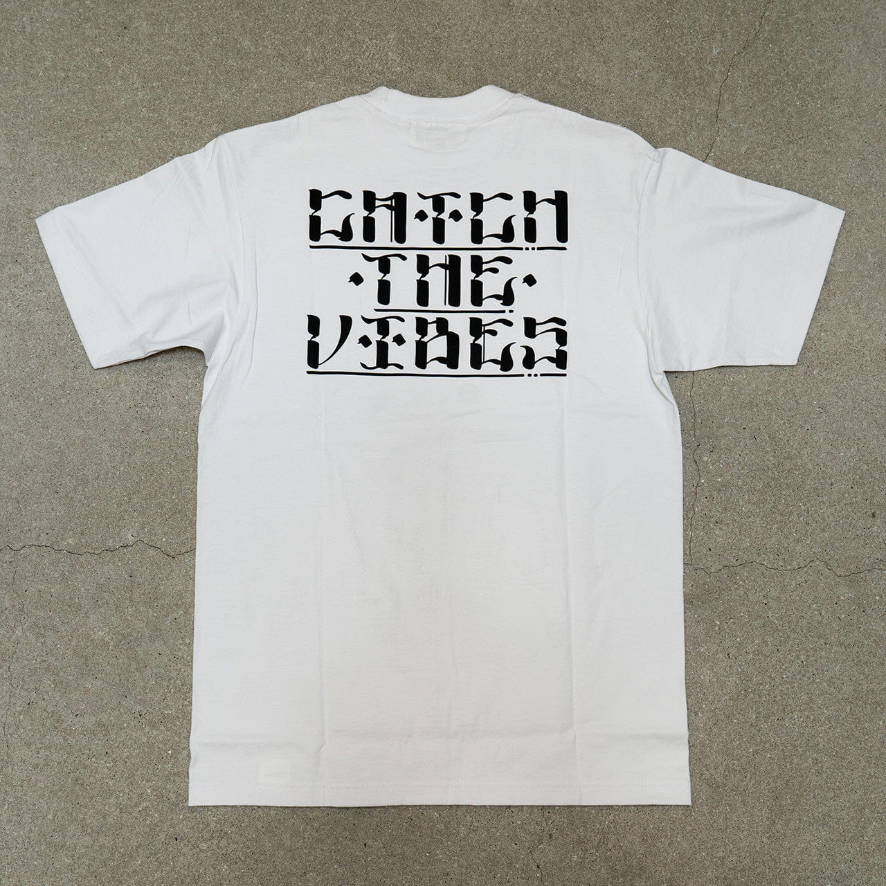 WHITE* CATCH THE VIBES LOGO T-Shirt White