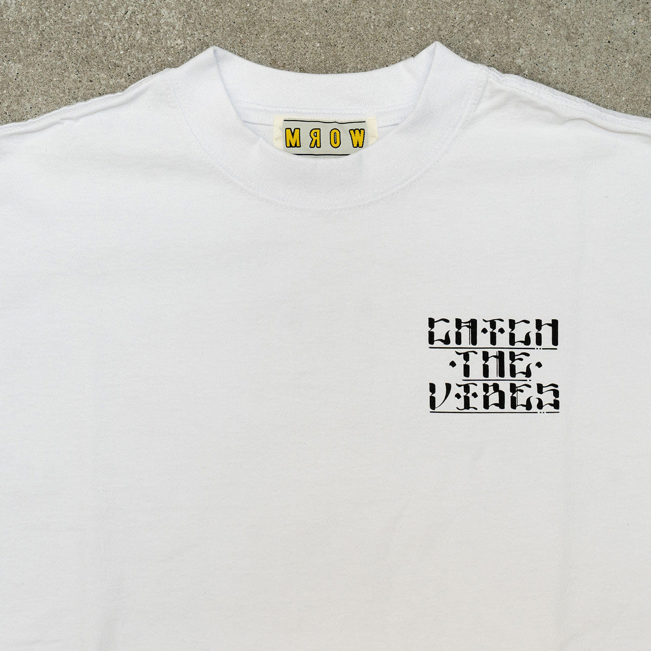 WHITE* CATCH THE VIBES LOGO T-Shirt White