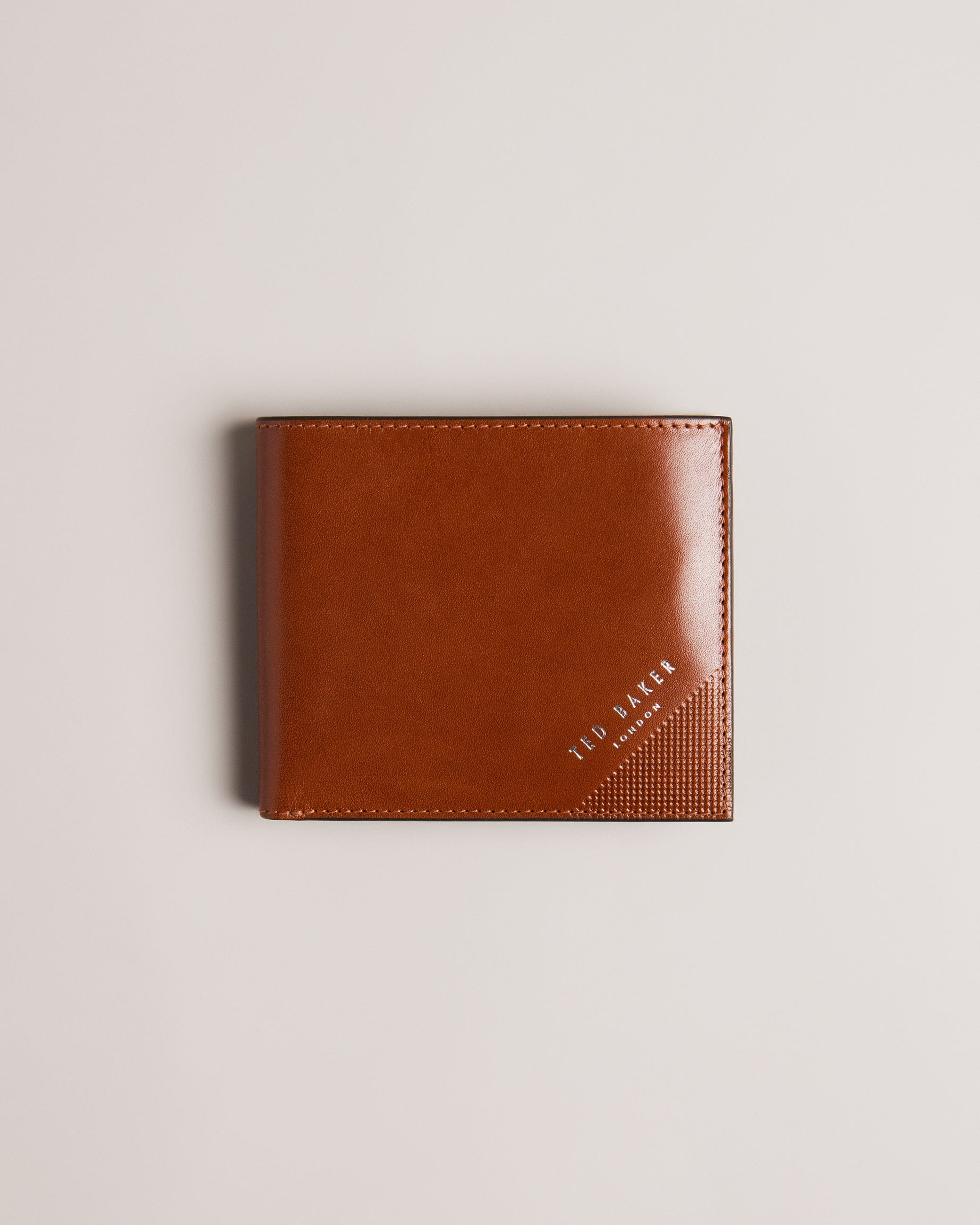 CORNER Prugs Embossed Corner Leather Bifold Coin Wallet Tan