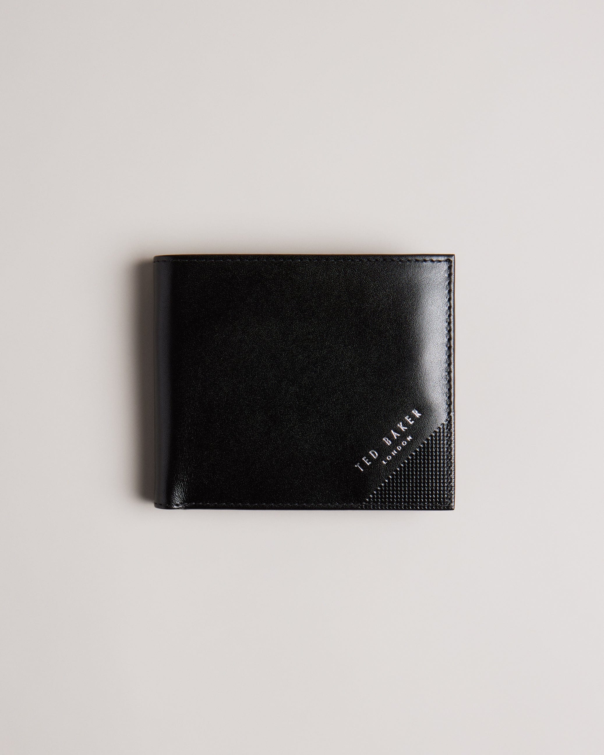 CORNER Prugs Embossed Corner Leather Bifold Coin Wallet Black