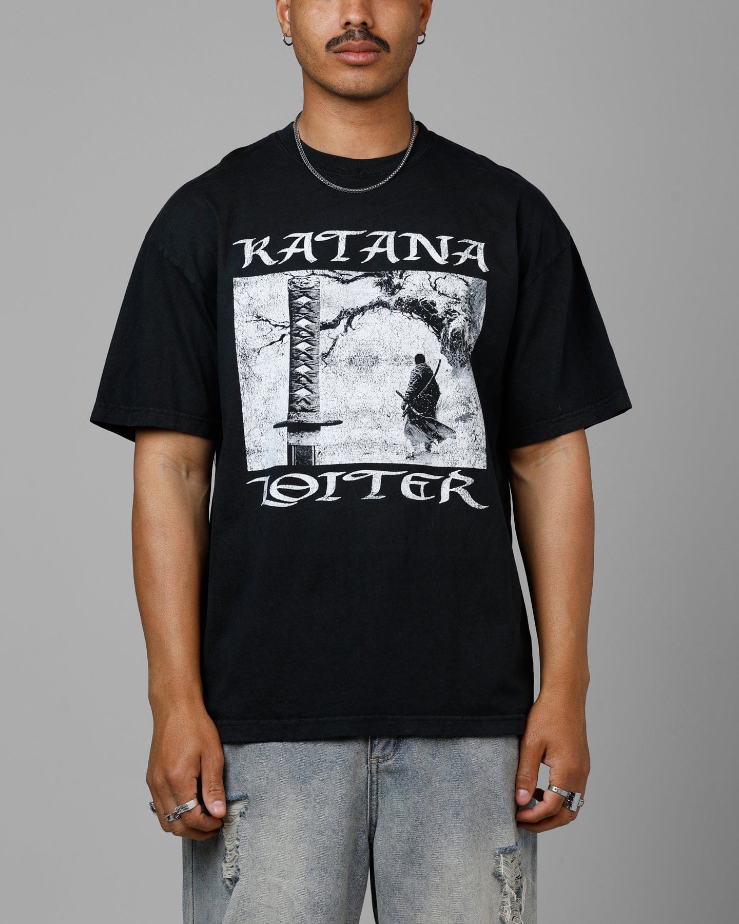 Loiter Katana Vintage T - Shirt Black Acidwash