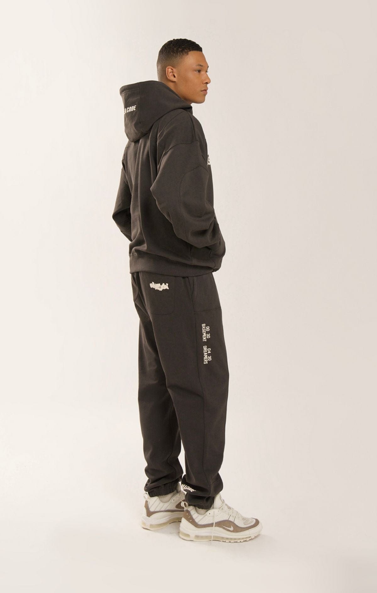 NAC 00:30 04:30 JOGGERS