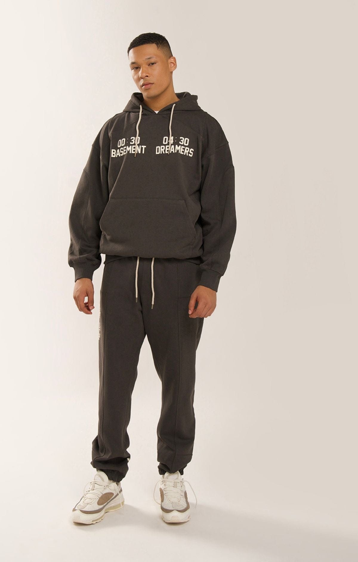NAC 00:30 04:30 JOGGERS