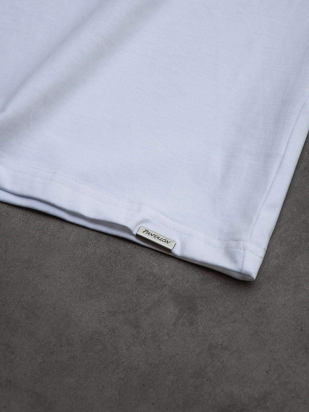 Pantalón Tempest Horizon T - Shirt Pure White
