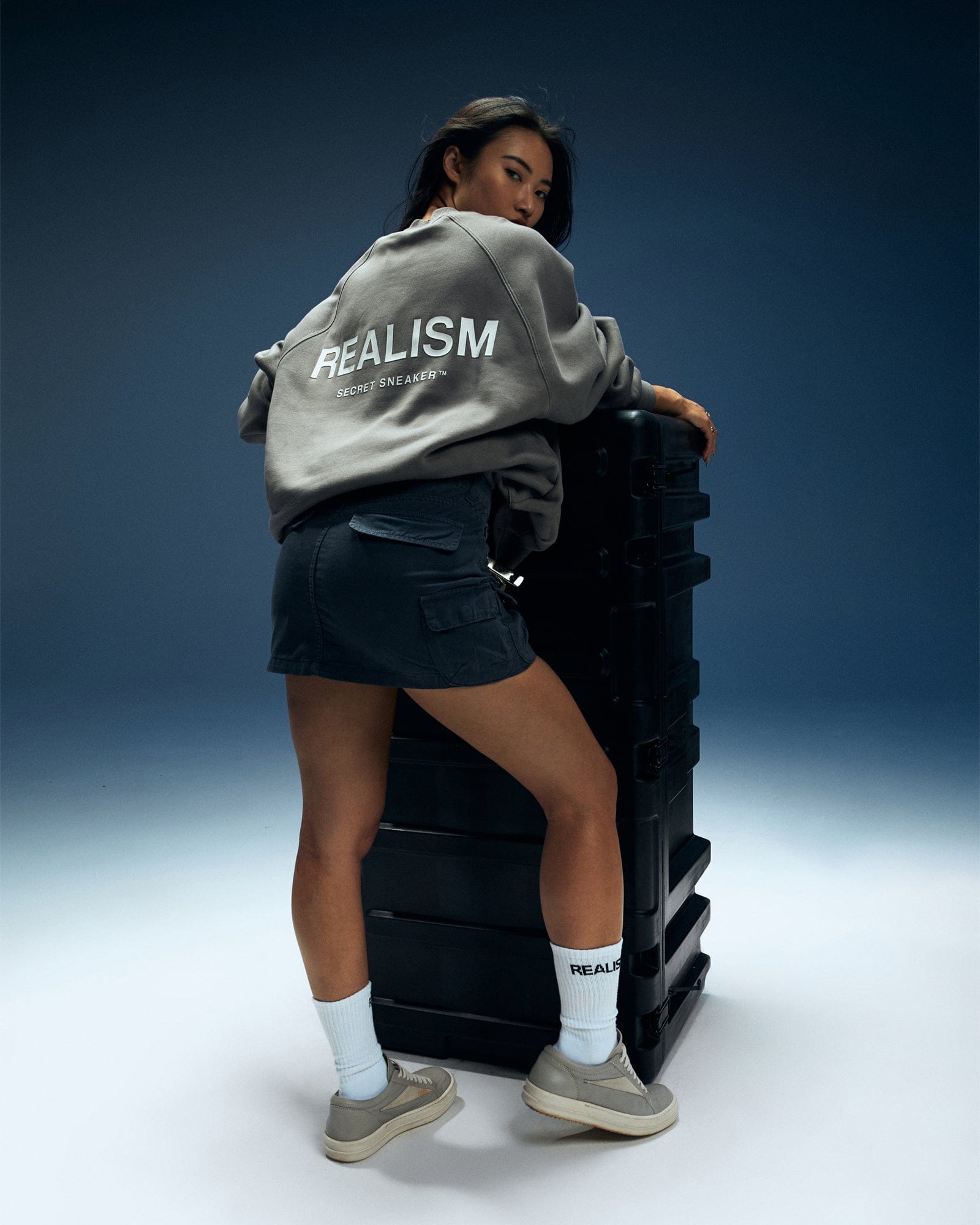 Realism SSS REALISM BACK LOGO CREWNECK COOL GREY