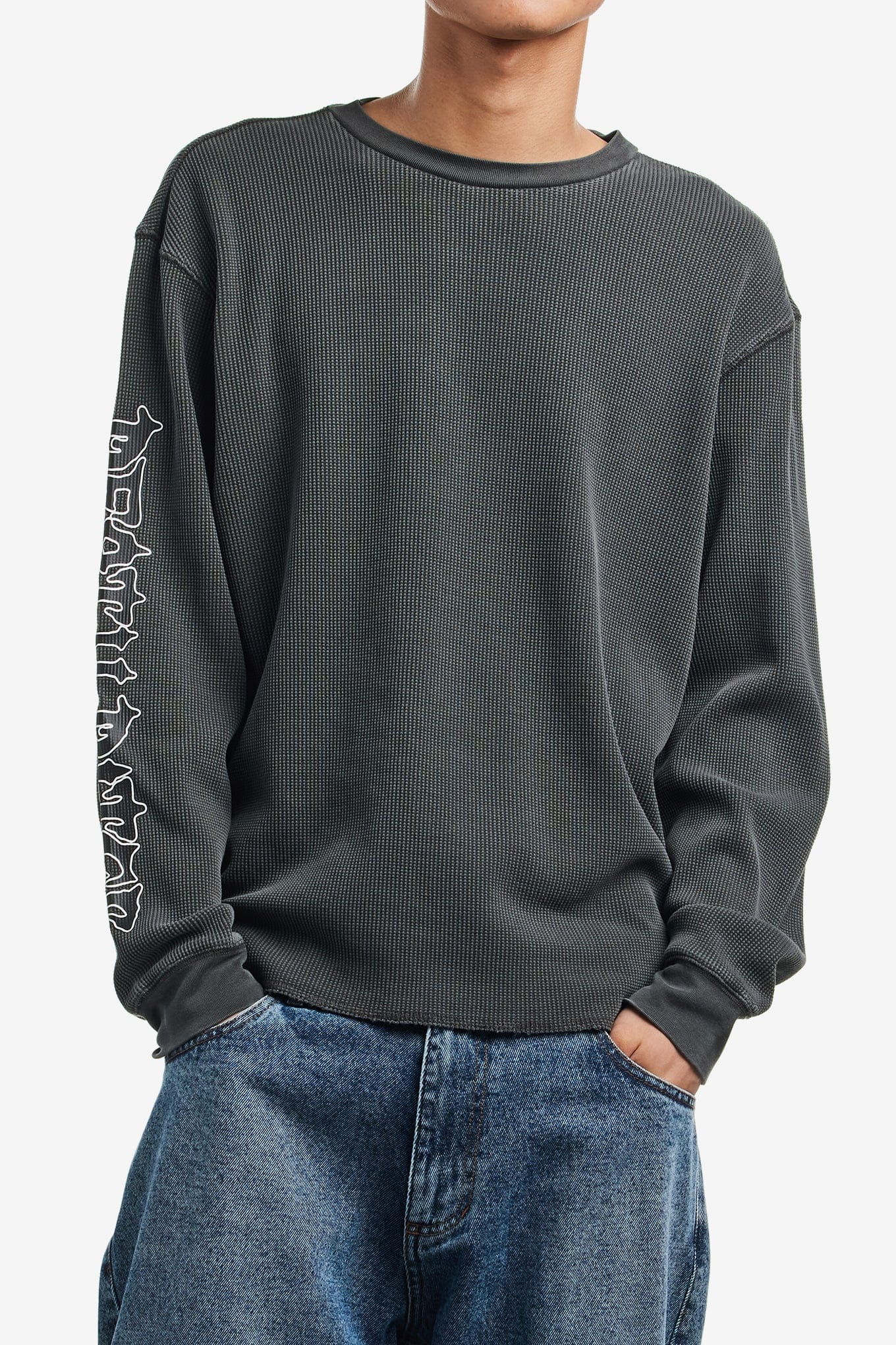 DEATH RITES SCRIPT SLEEVE WAFFLE TOP
