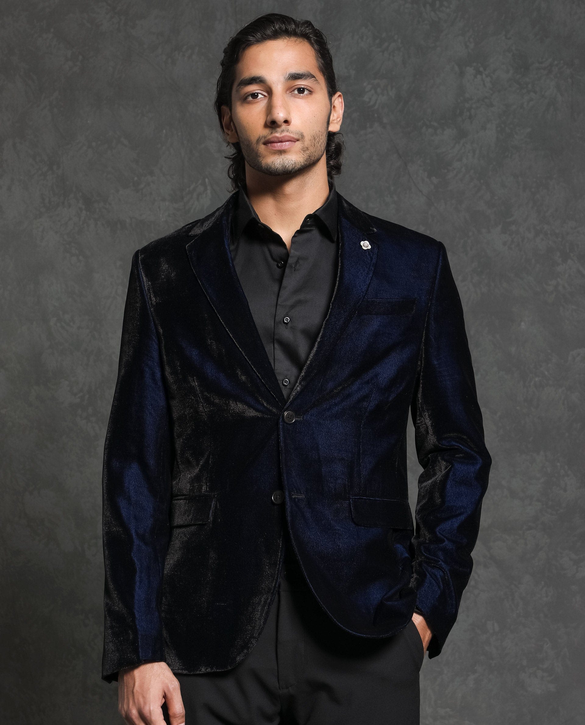 RARE Rabbit Men's Velter Dark Blue Velvet Plain Tailored Fit Full Sleeve Lapel Neck Blazer