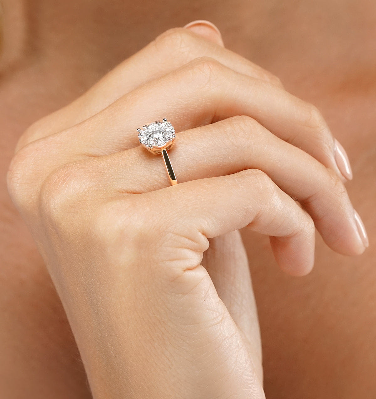 Solitaire 1 Carat Lab Diamond Cluster Solitaire Ring H/Si in 9K Gold