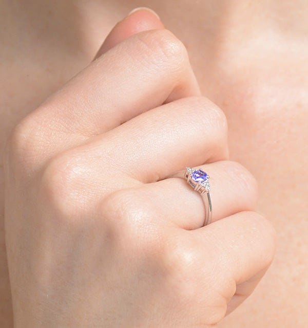 Diamond Tanzanite 0.35ct And Diamond 18K White Gold Ring