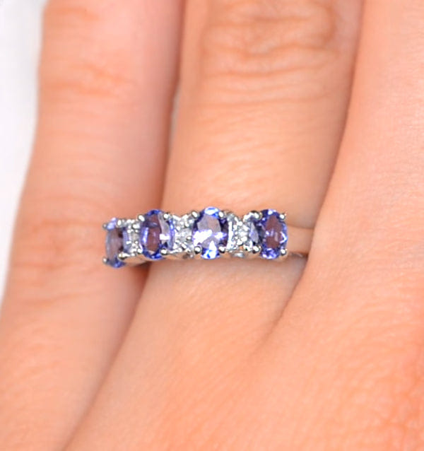 Diamond Tanzanite 0.76CT And Diamond 9K White Gold Ring