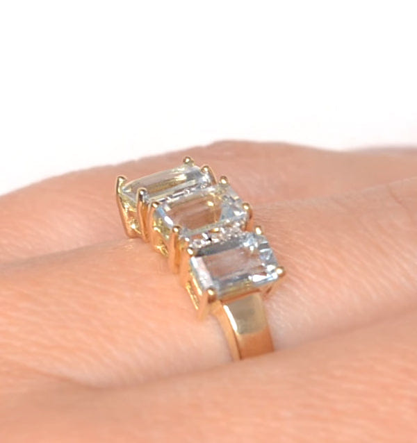 Diamond Aquamarine 1.65CT And Diamond 9K Yellow Gold Ring
