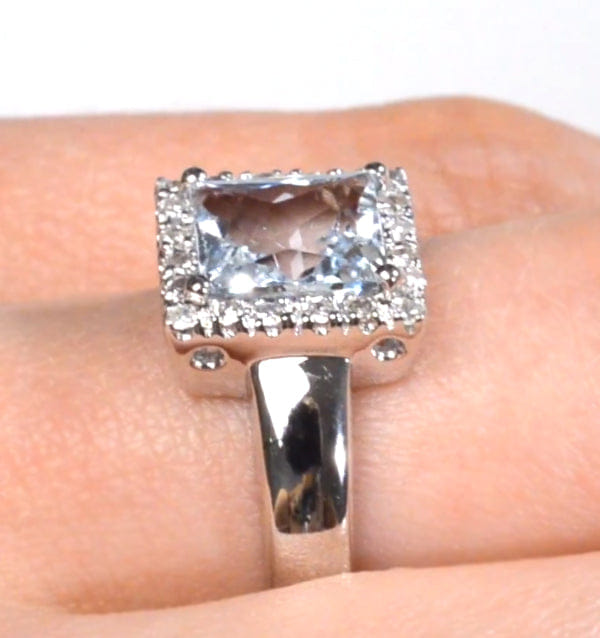 Diamond Aquamarine 1.42CT And Diamond 9K White Gold Ring