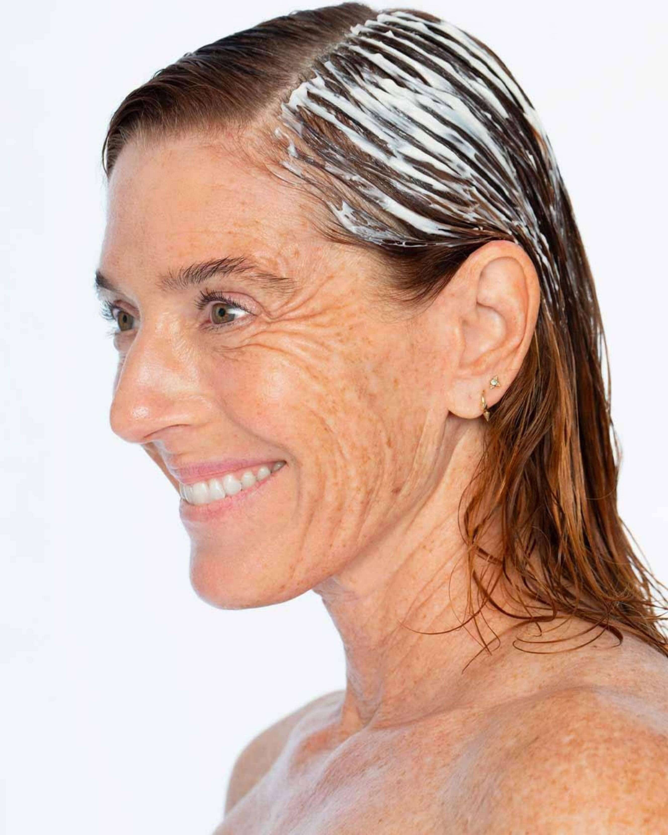 Stripes Beauty The Crown Pleaser: Ectoine Densifying & Hydrating Hair Mask