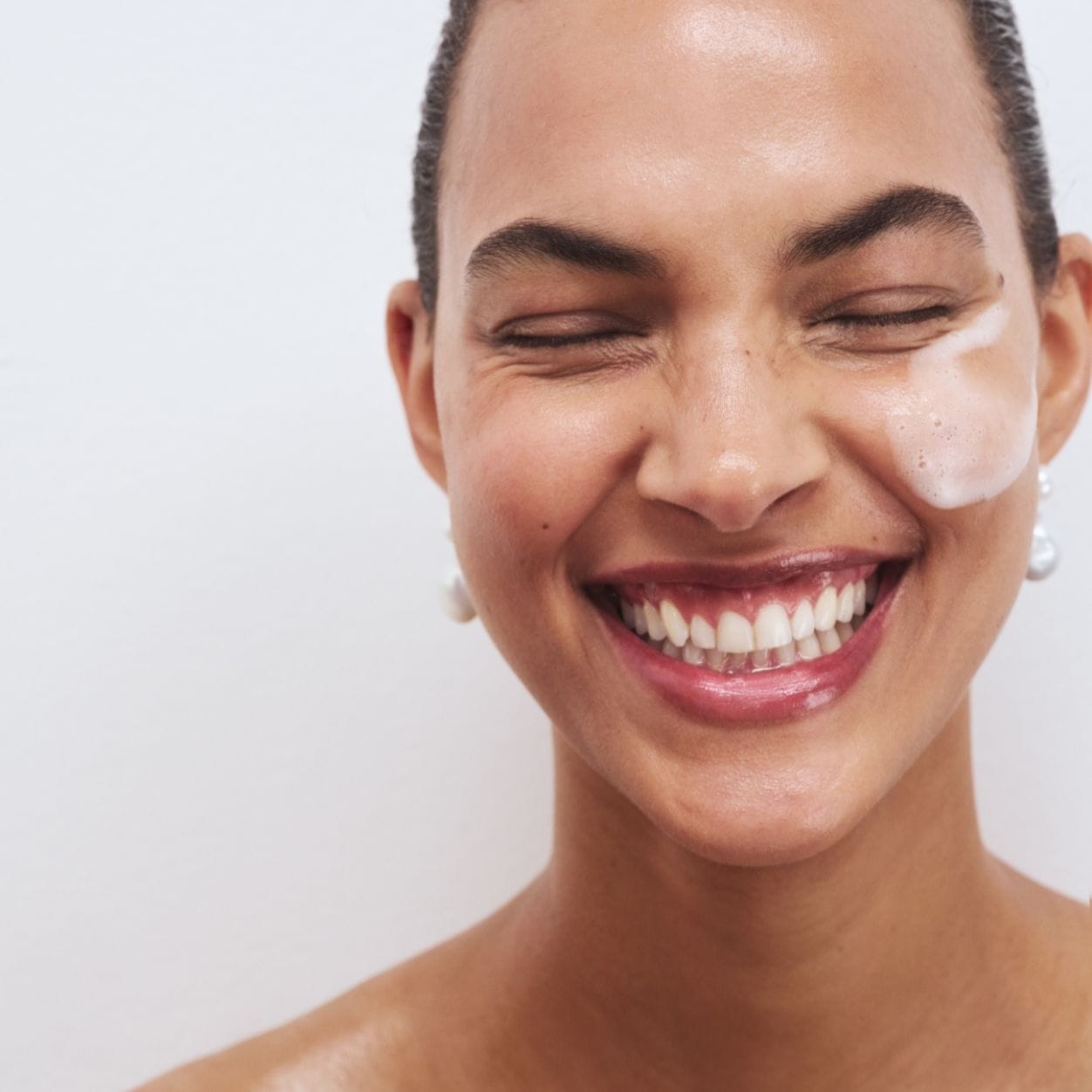 Goop Beauty Daily Detox Foaming Cleanser
